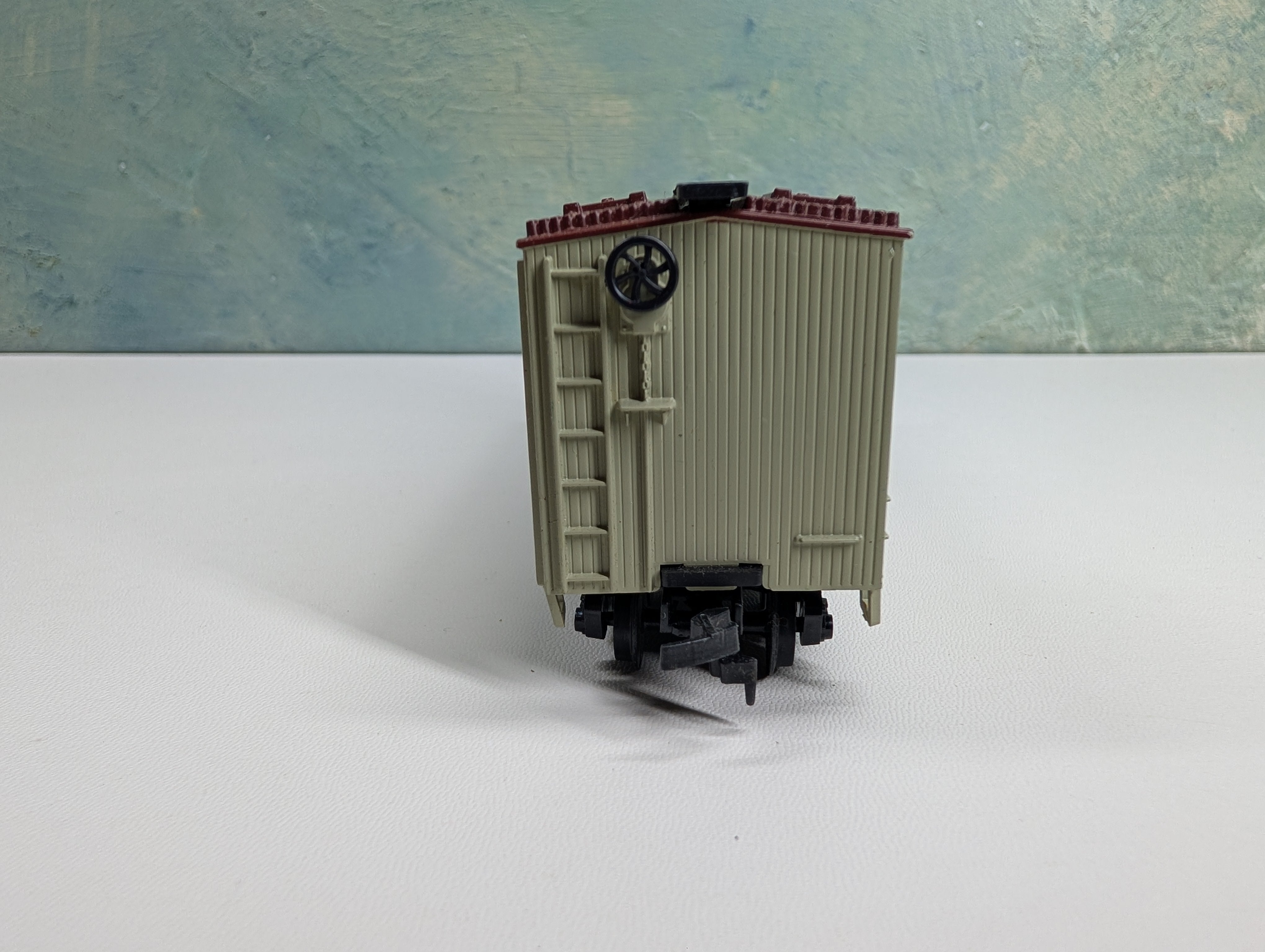 USED HO Scale 40' Wooden Reefer Box Car Farmer's Co Op Creamery FCKX #6303