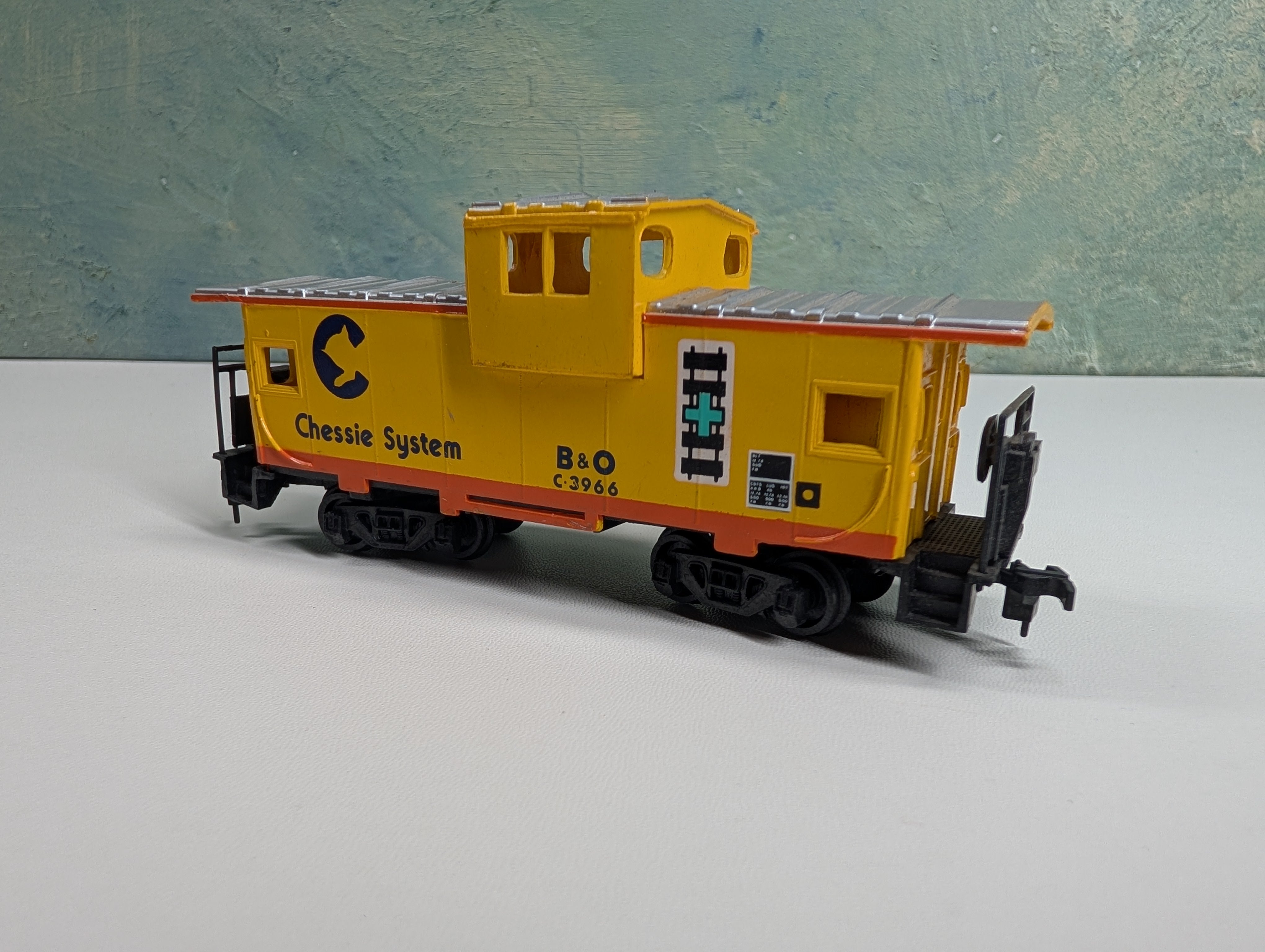 USED Bachmann HO Scale Caboose Chessie System B&O #C-3966