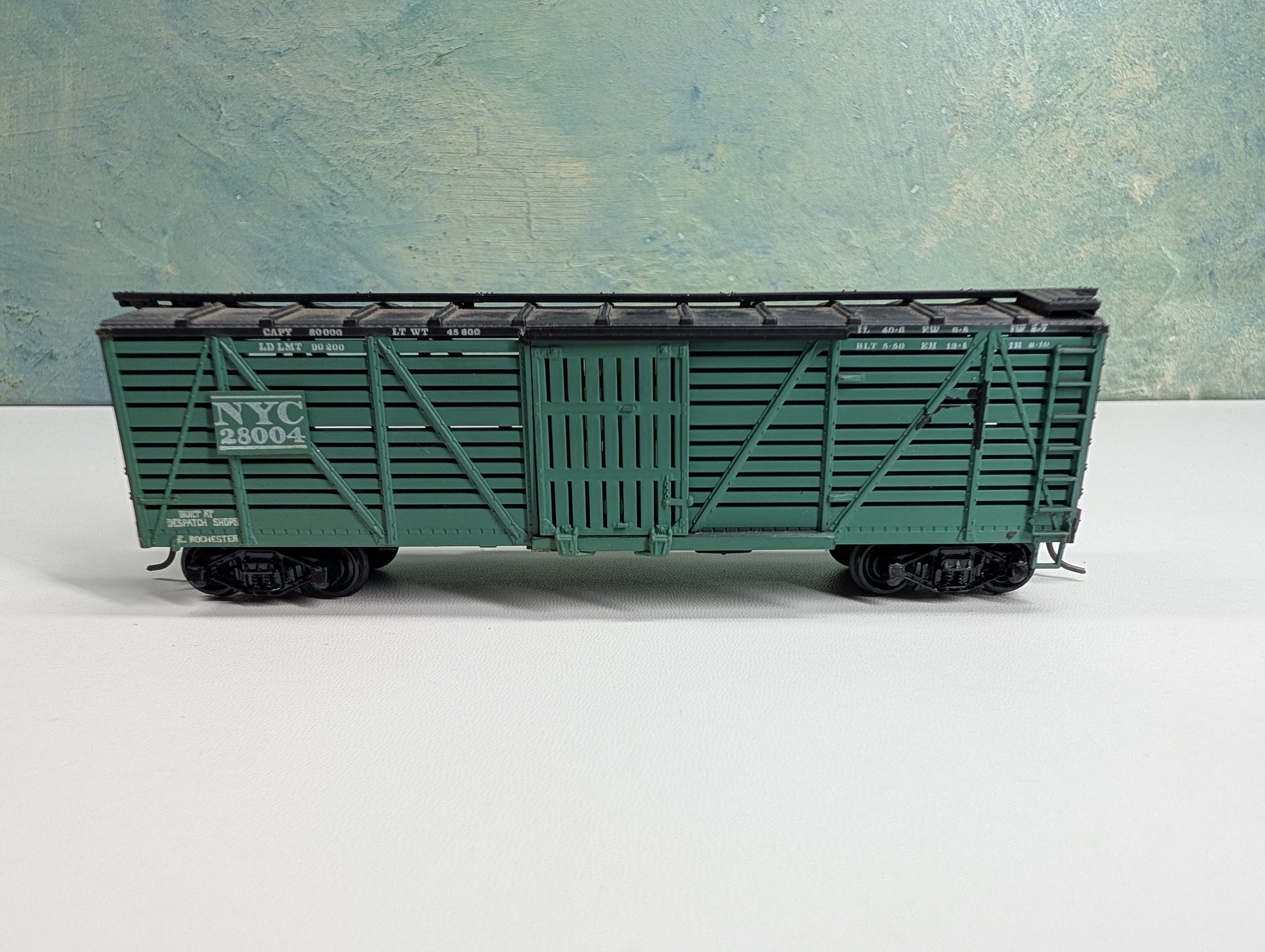 USED TRAIN MINIATURE HO Scale 40' Livestock Cattle Car New York Central NYC #28004