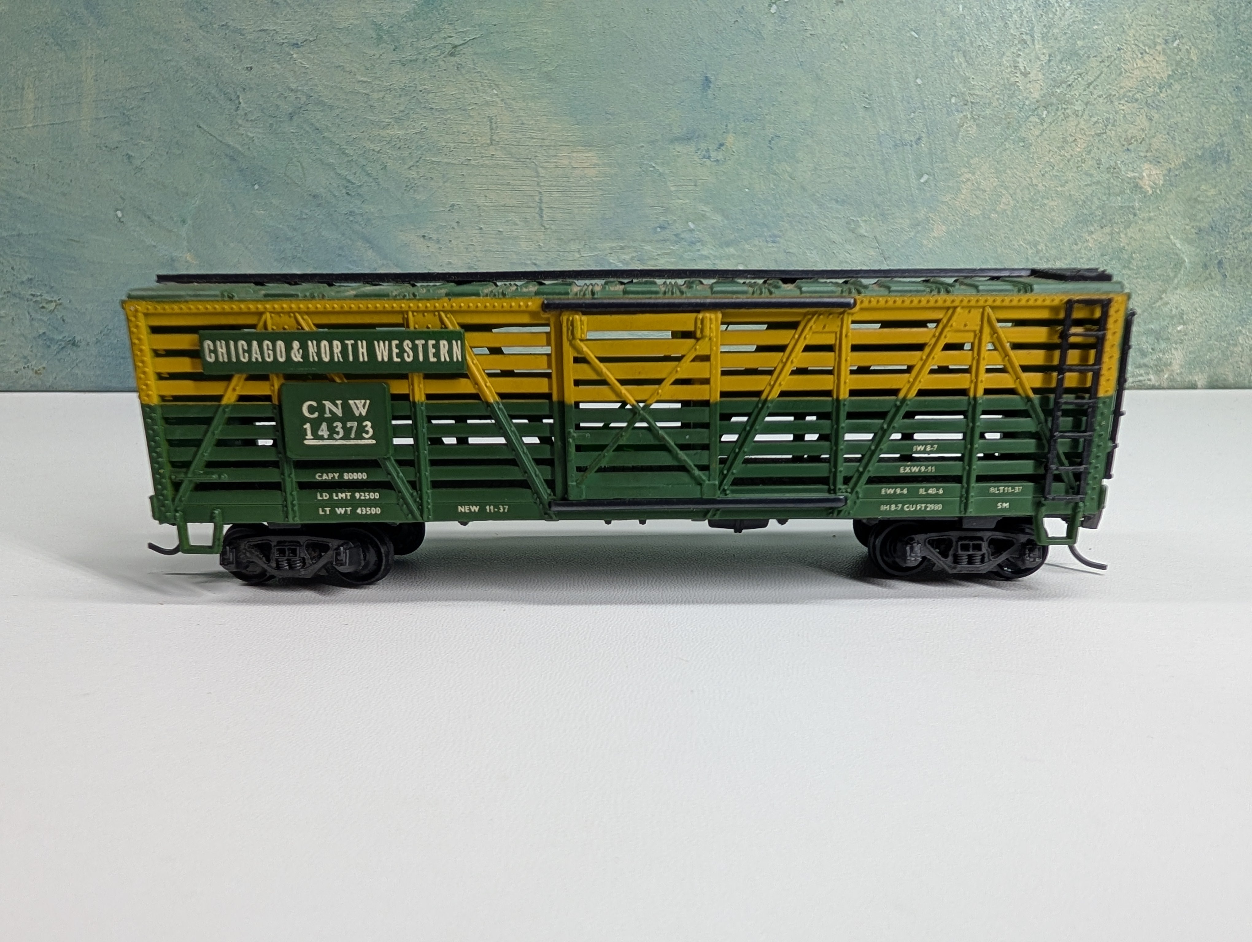 USED AHM HO Scale 40' Livestock Cattle Car Chicago & North Western CNW #14373