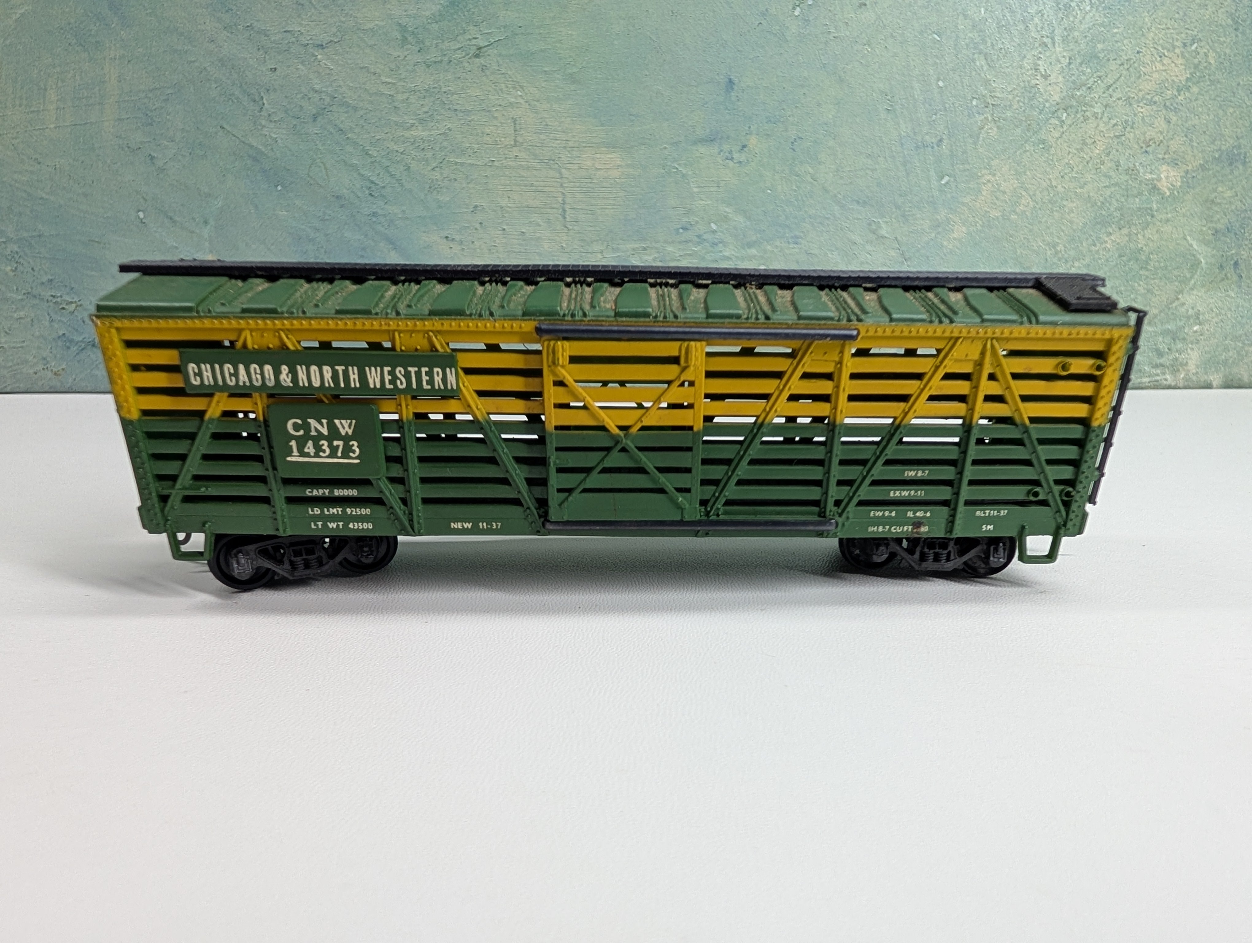 USED AHM HO Scale 40' Livestock Cattle Car Chicago & North Western CNW #14373