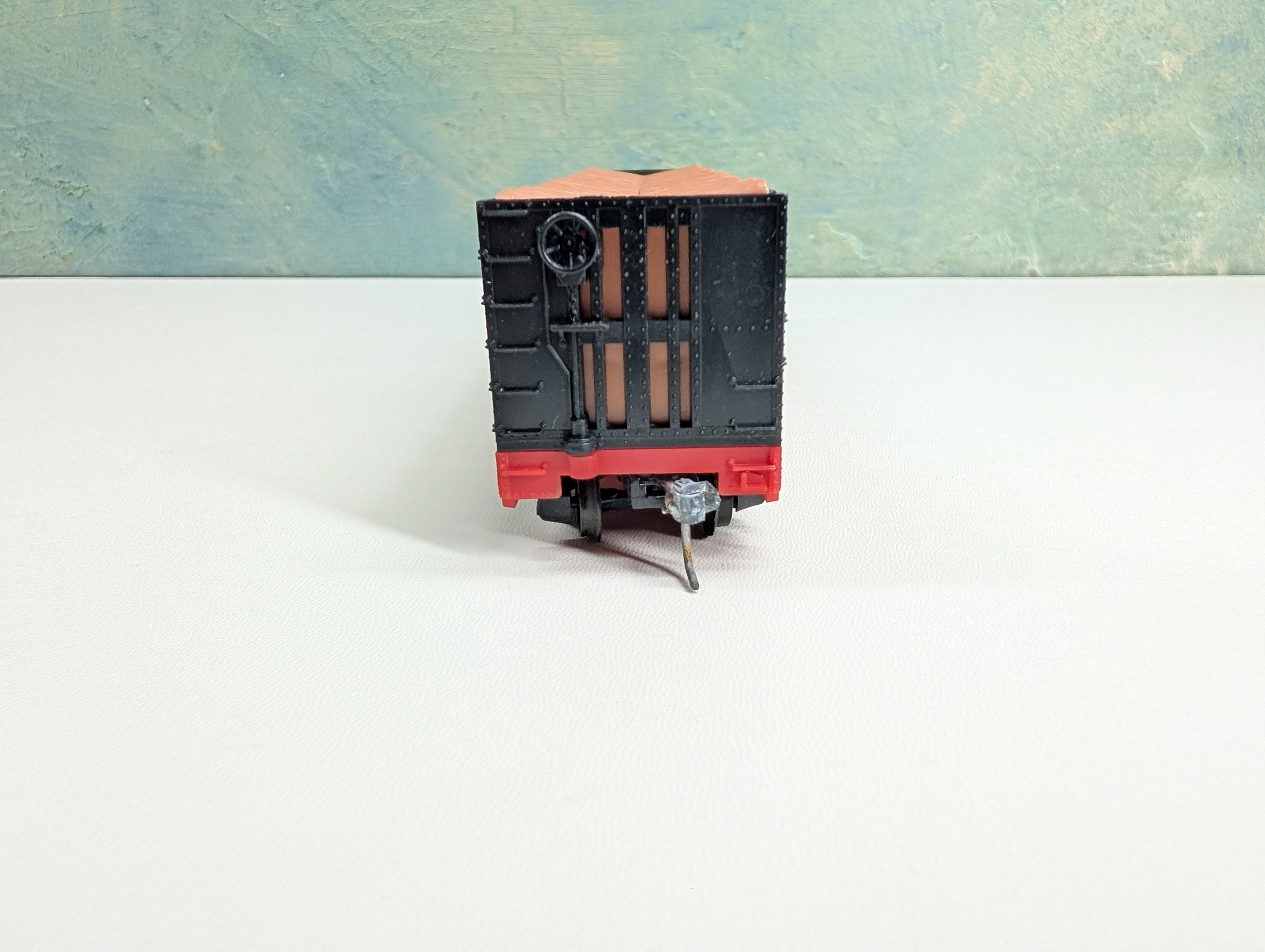 USED Tyco HO Scale Bulkhead Flat Car w/ Pulpwood Southern #4365