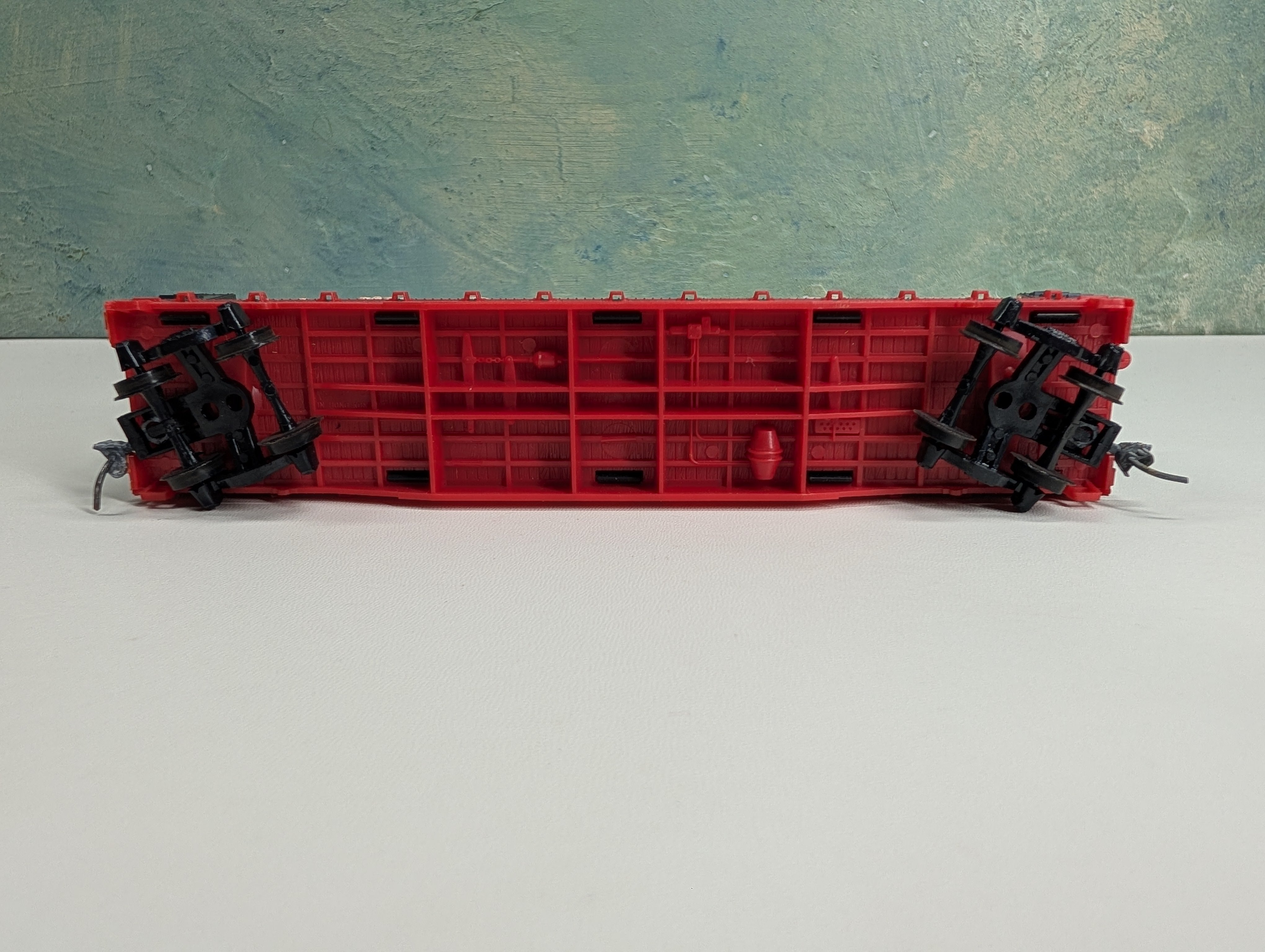USED Tyco HO Scale Bulkhead Flat Car w/ Pulpwood Southern #4365