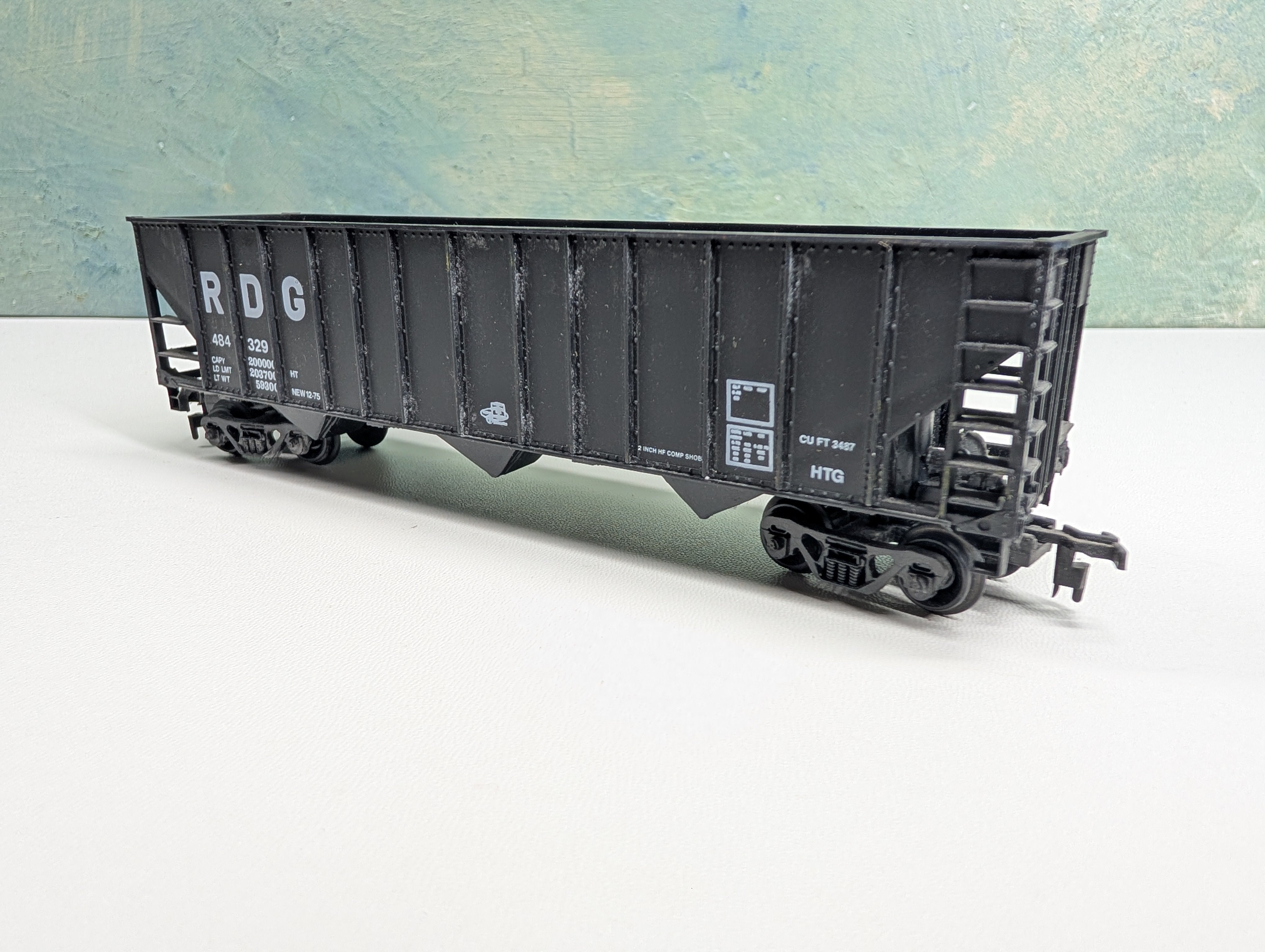 USED Bev-Bel HO Scale 100 Ton Hopper Reading RDG #484329