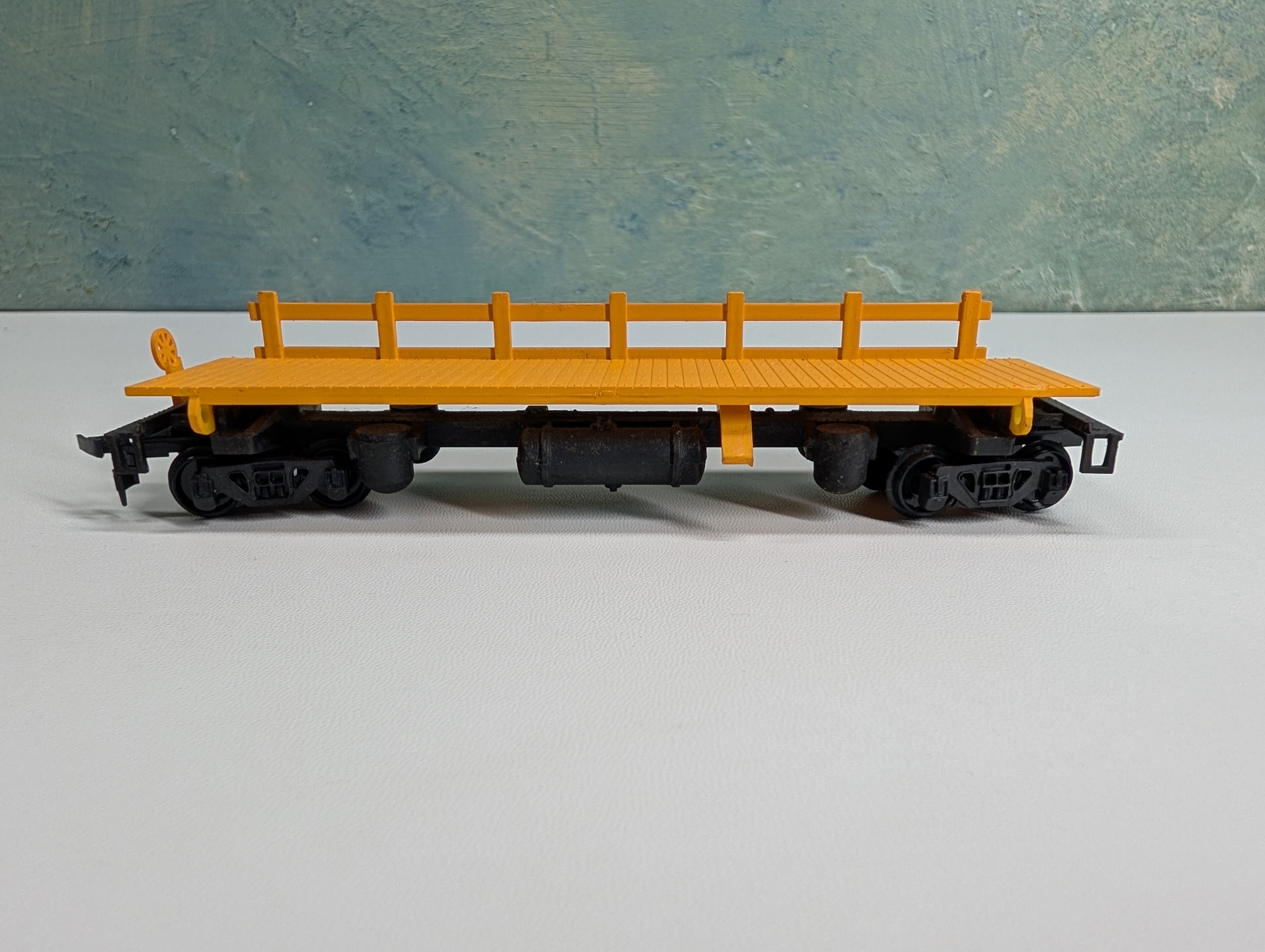 USED Bachmann HO Scale Dump Flat Car Ponderosa Lumber Co #1427