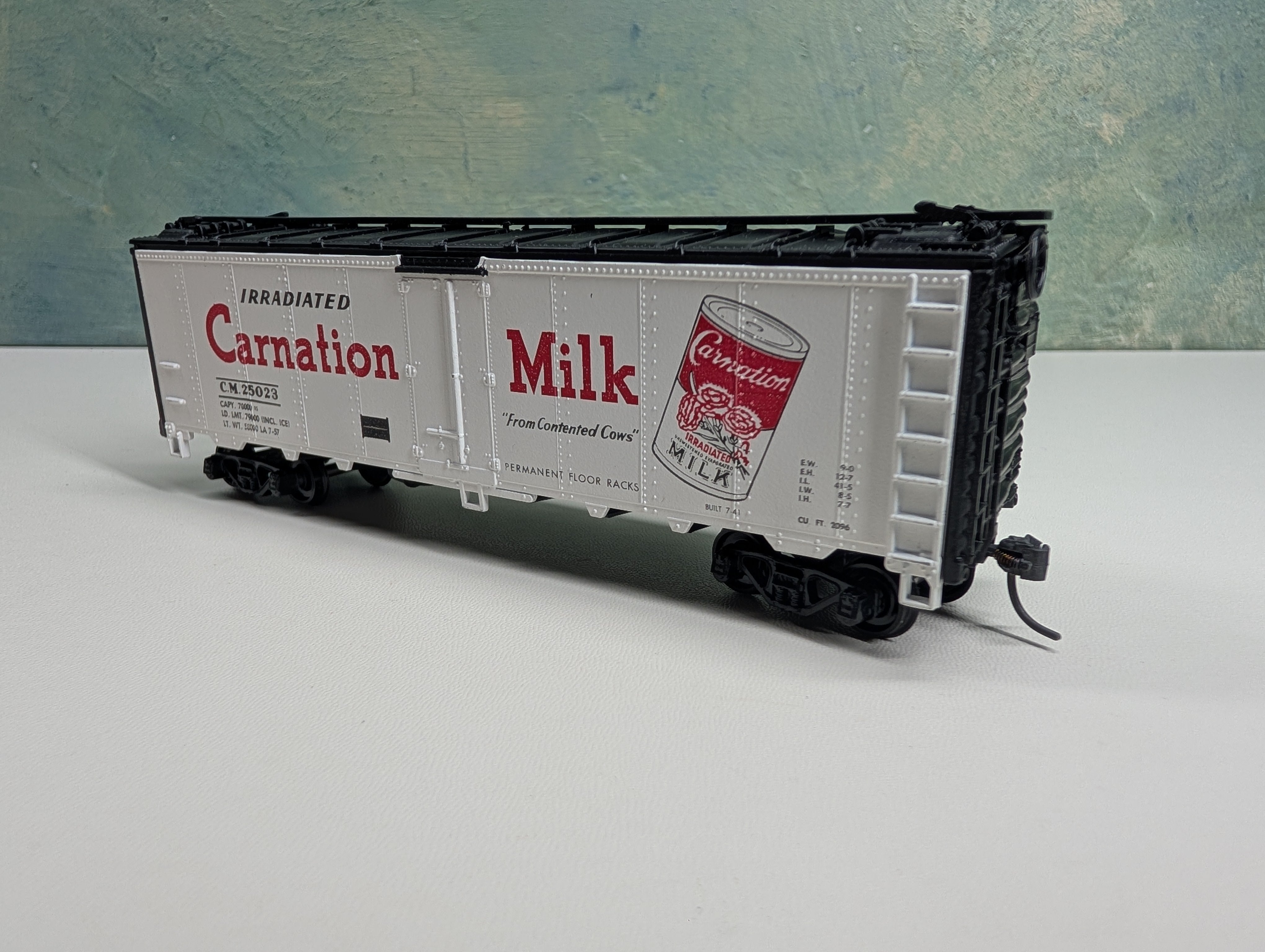 USED Athearn 1602 HO Scale 40' Reefer Box Car Carnation Milk CM #25023