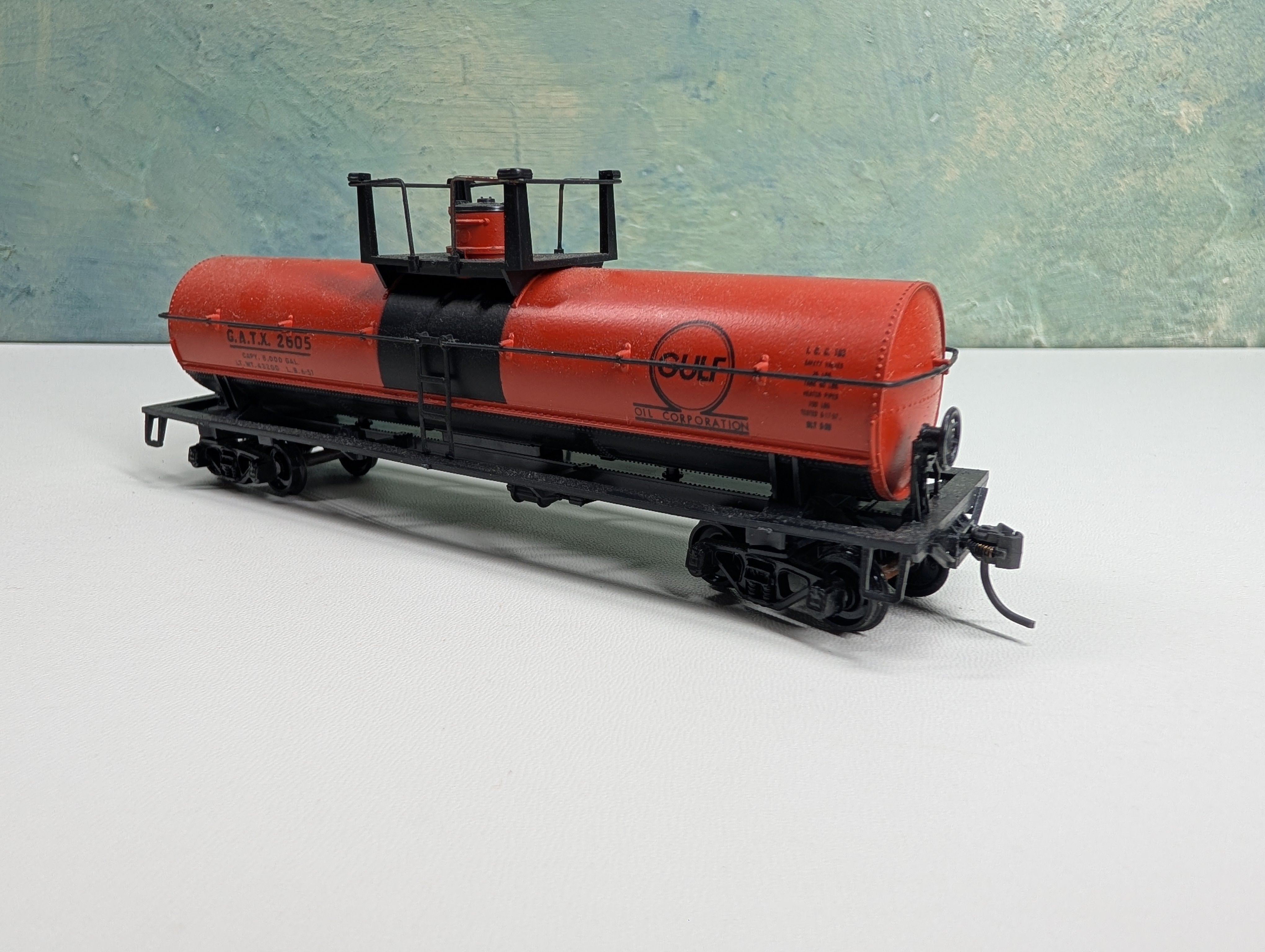 USED Athearn 1550 HO Scale 40' Chemical Tank Car Gulf Oil GATX #2605