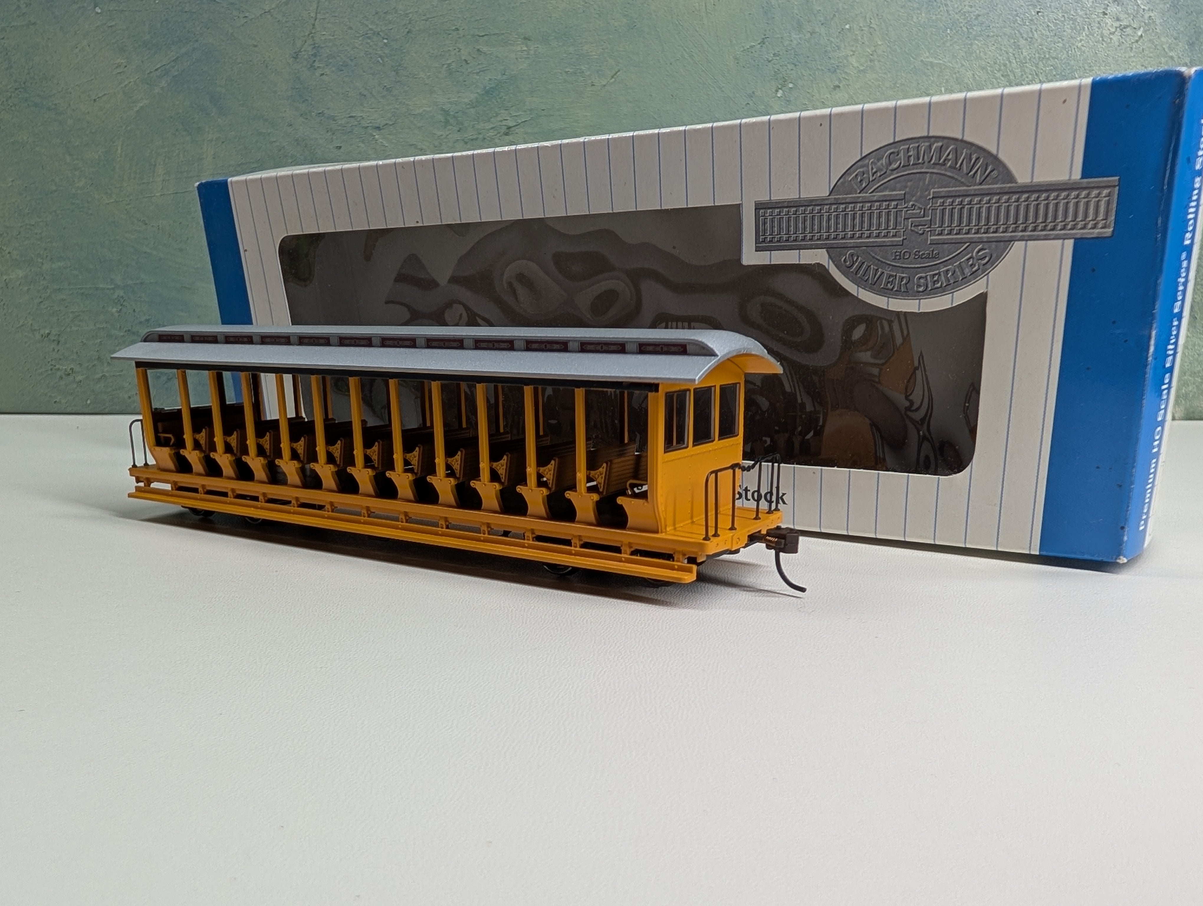USED Bachmann 19348 HO Scale Jackson Sharp Open-Side Excursion Passenger Car Unlettered Yellow & Silver