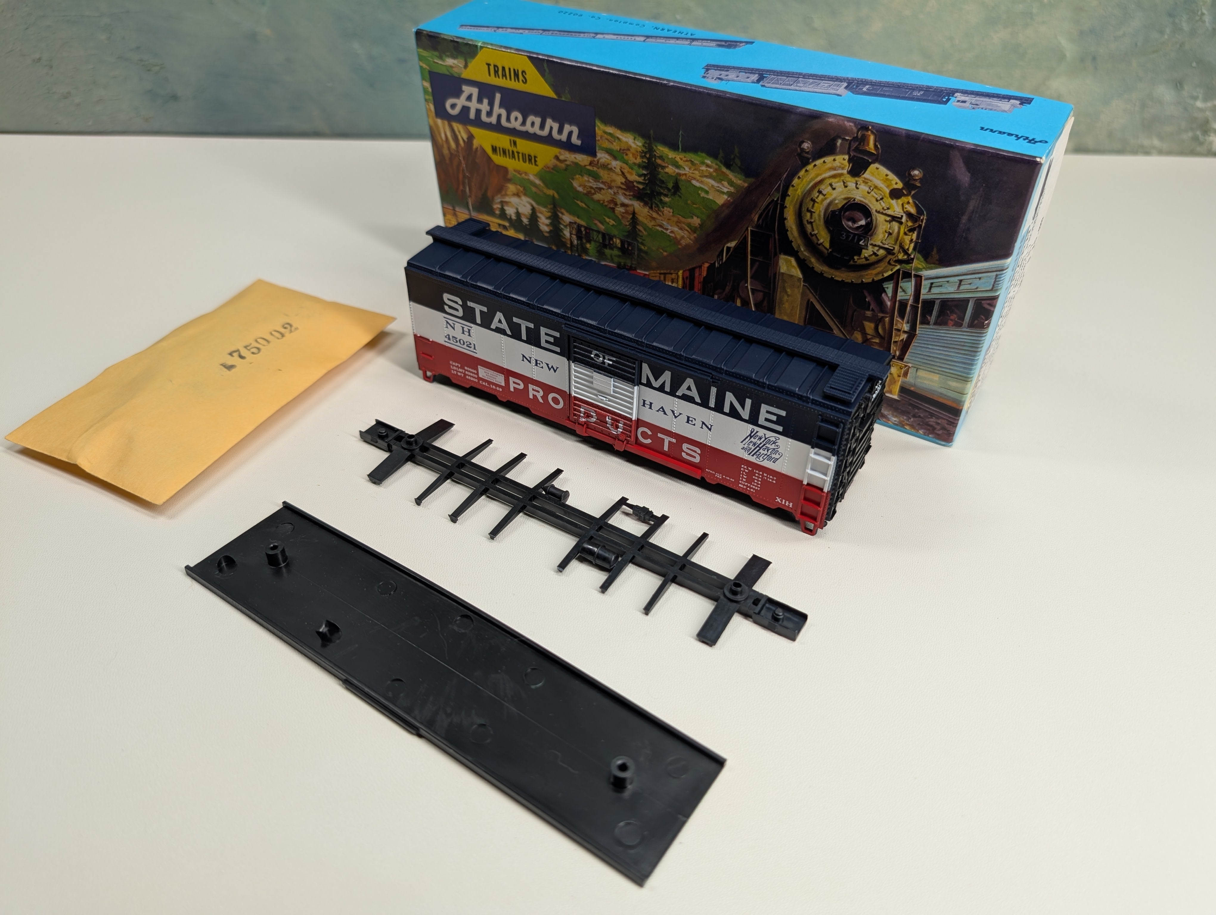 USED Athearn HO Scale 40' Box Car New Haven NH #45021 Bev-Bel KIT