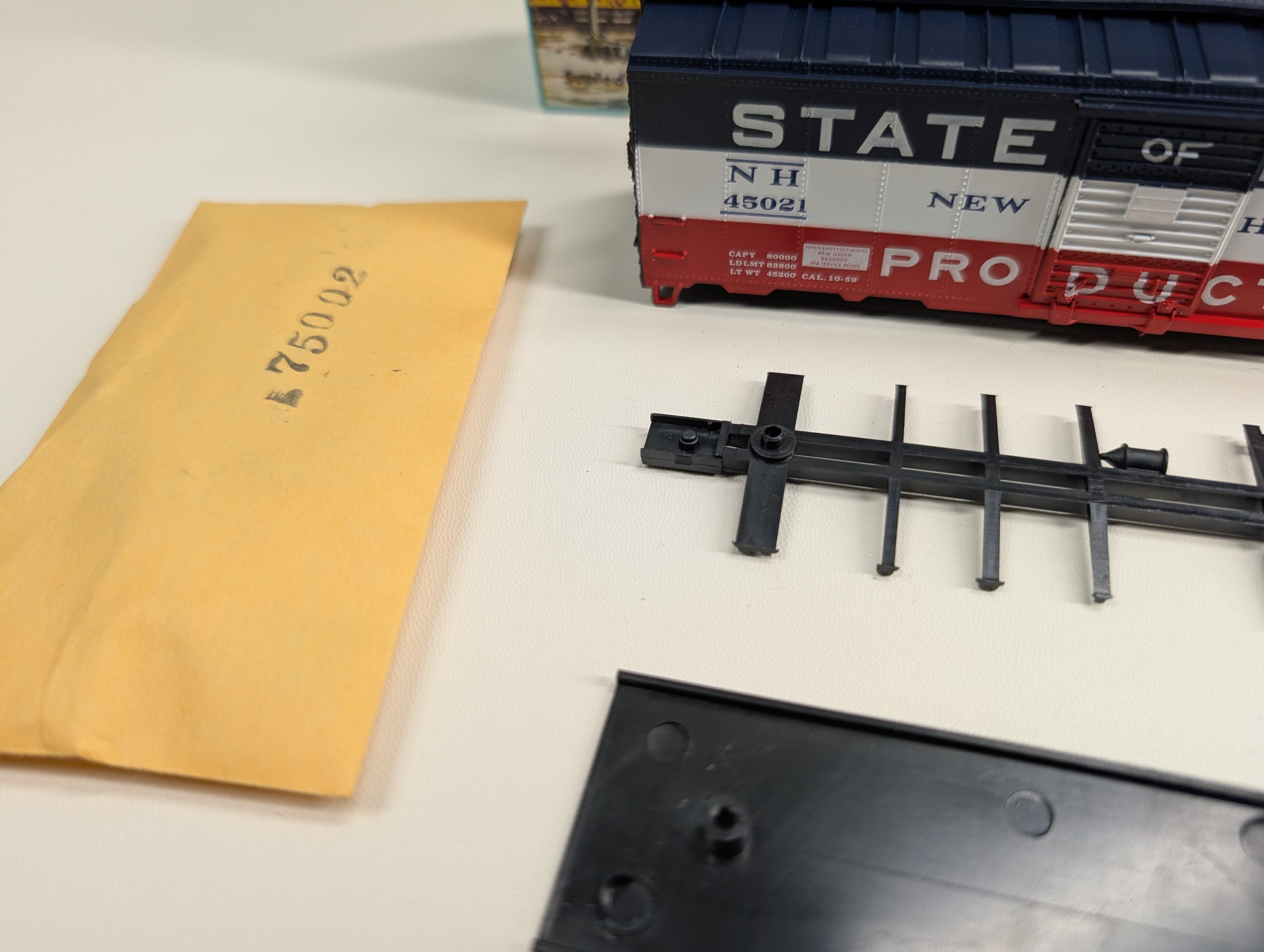 USED Athearn HO Scale 40' Box Car New Haven NH #45021 Bev-Bel KIT