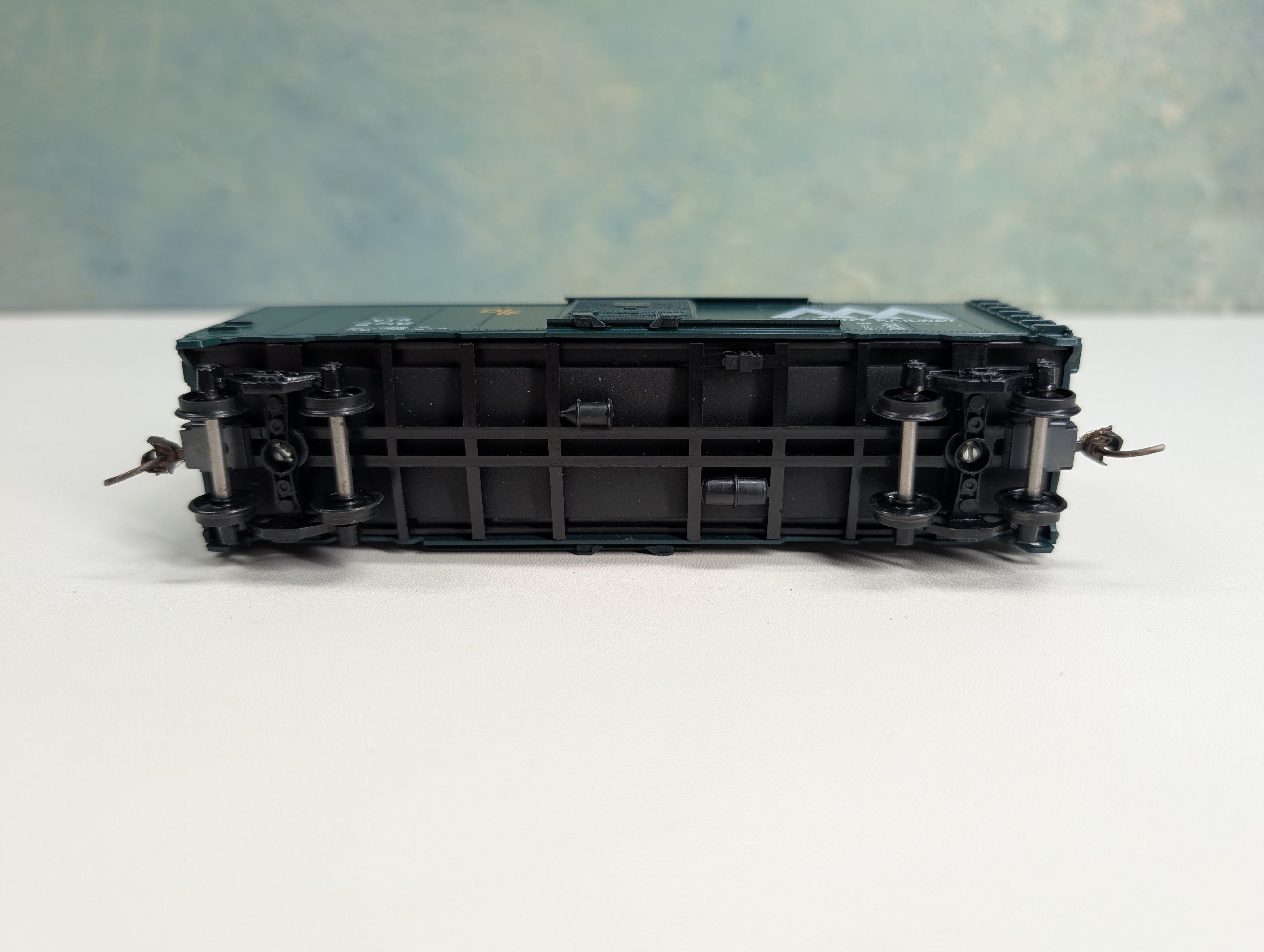 USED Athearn HO Scale 40' Box Car Vermont Railway VTR #286 Bev-Bel
