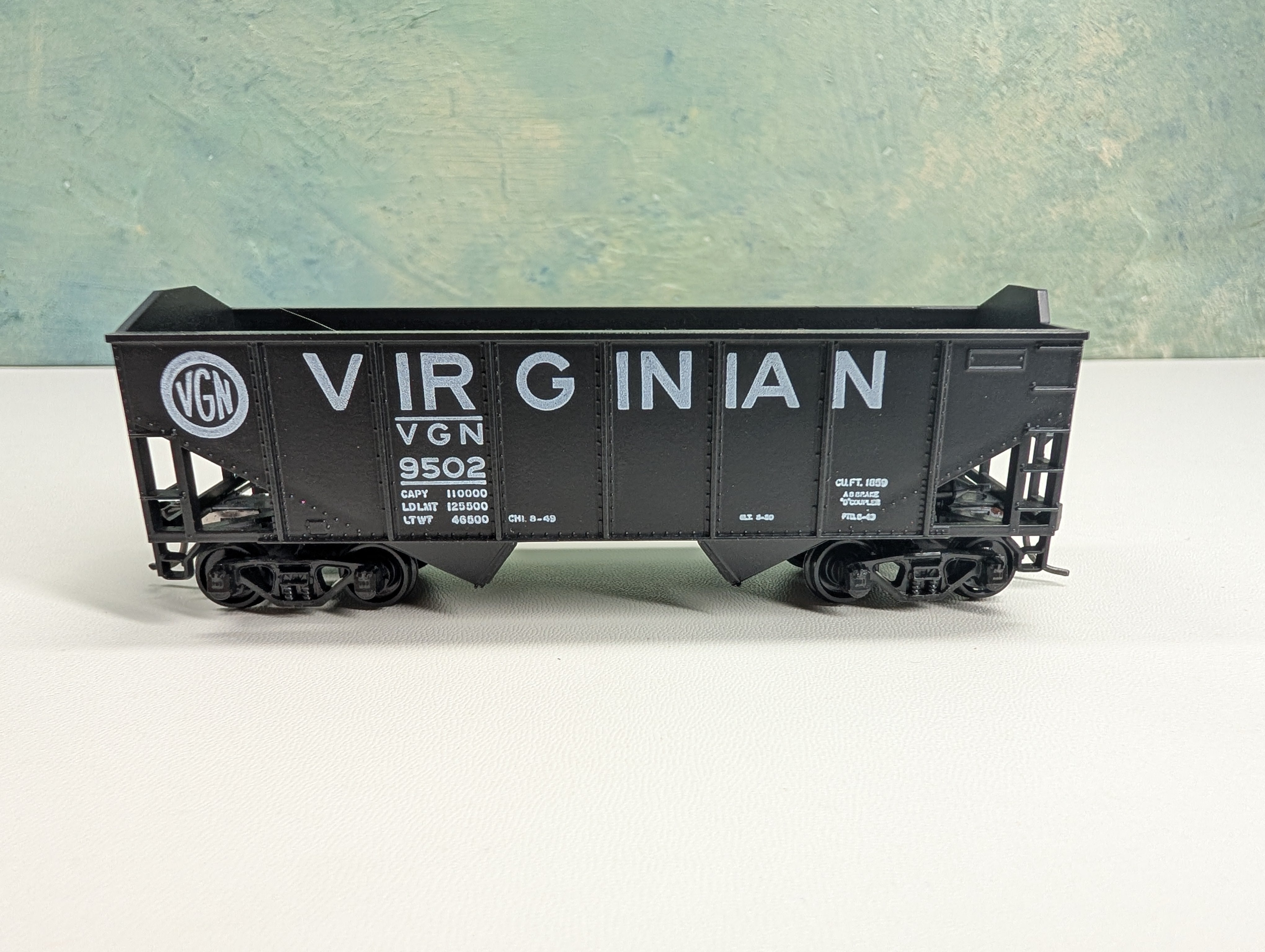 USED Athearn 5446 HO Scale 2 Bay 34' Rib Side Hopper Virginian VGN #9502