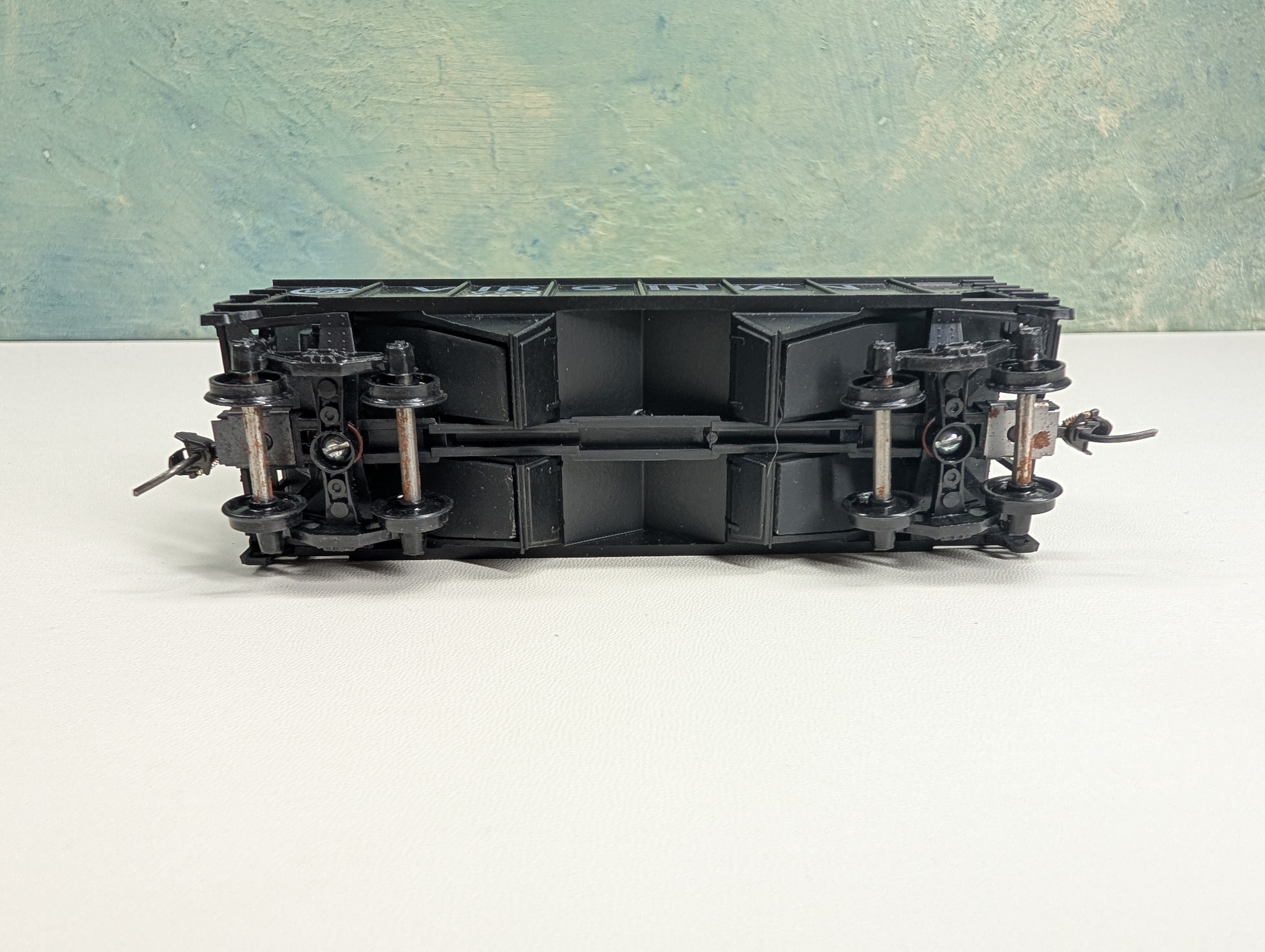 USED Athearn 5446 HO Scale 2 Bay 34' Rib Side Hopper Virginian VGN #9502