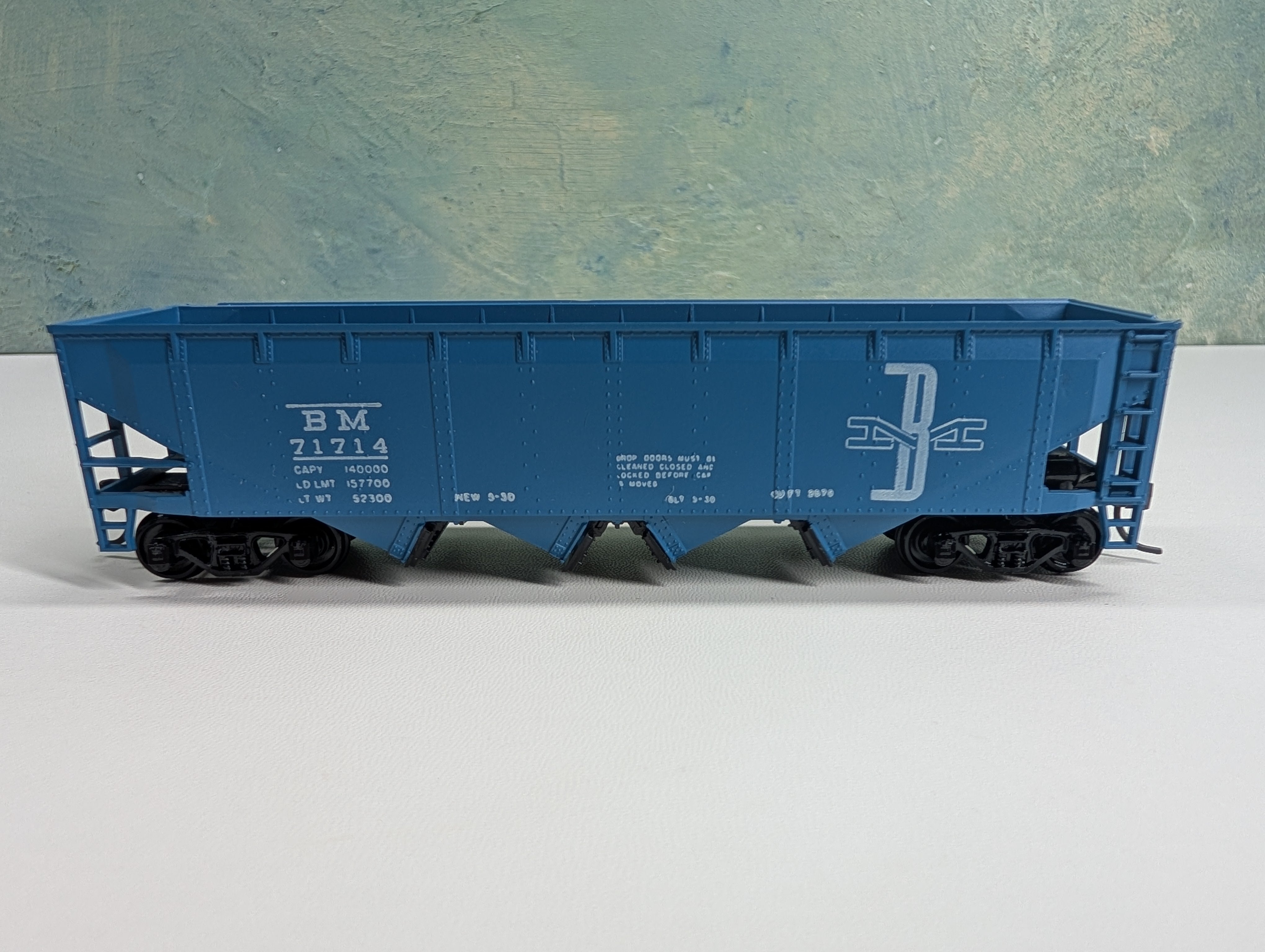 USED Athearn 1752 HO Scale Operating Quad Hopper Boston and Maine BM #71714