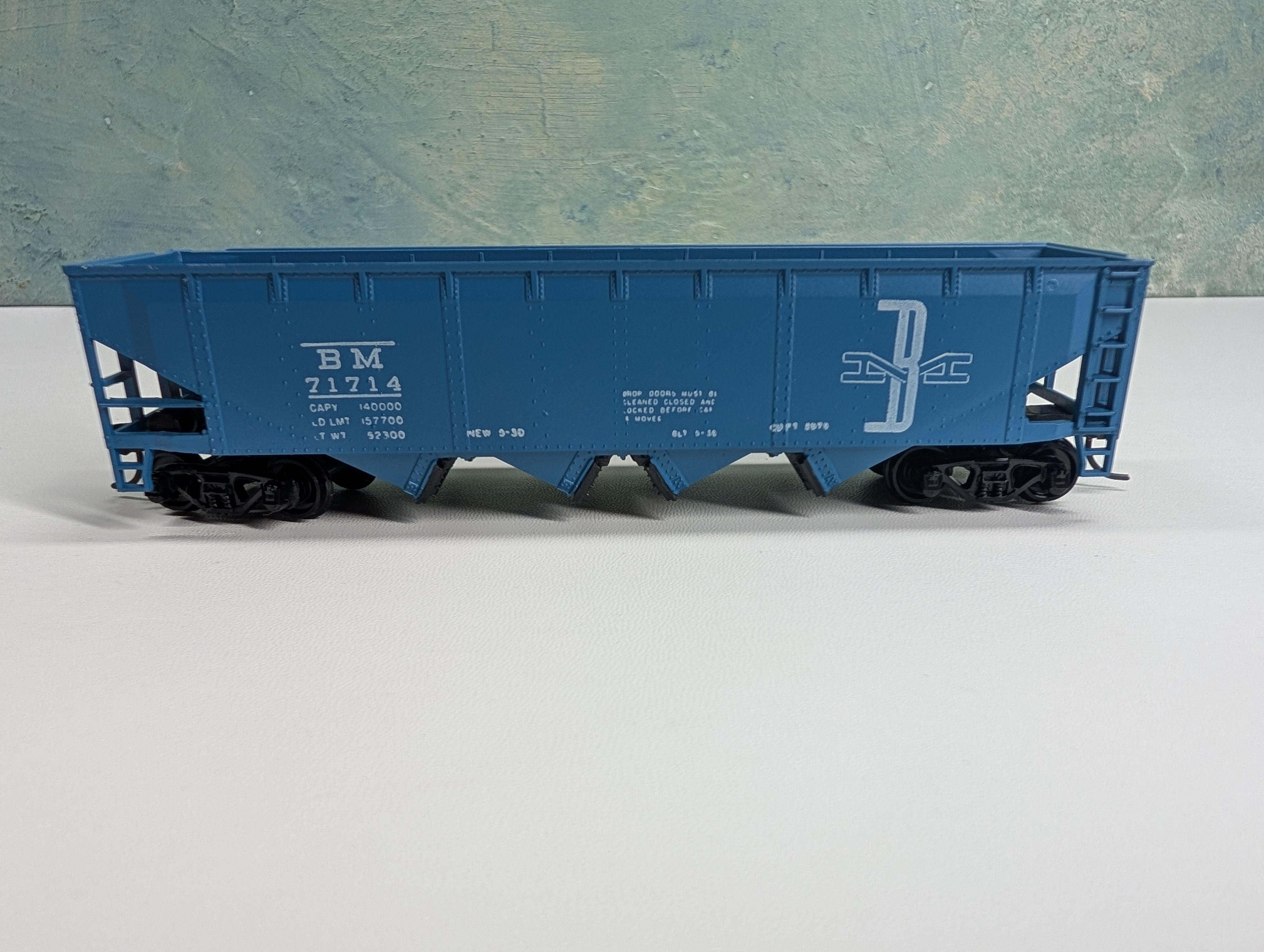 USED Athearn 1752 HO Scale Operating Quad Hopper Boston and Maine BM #71714