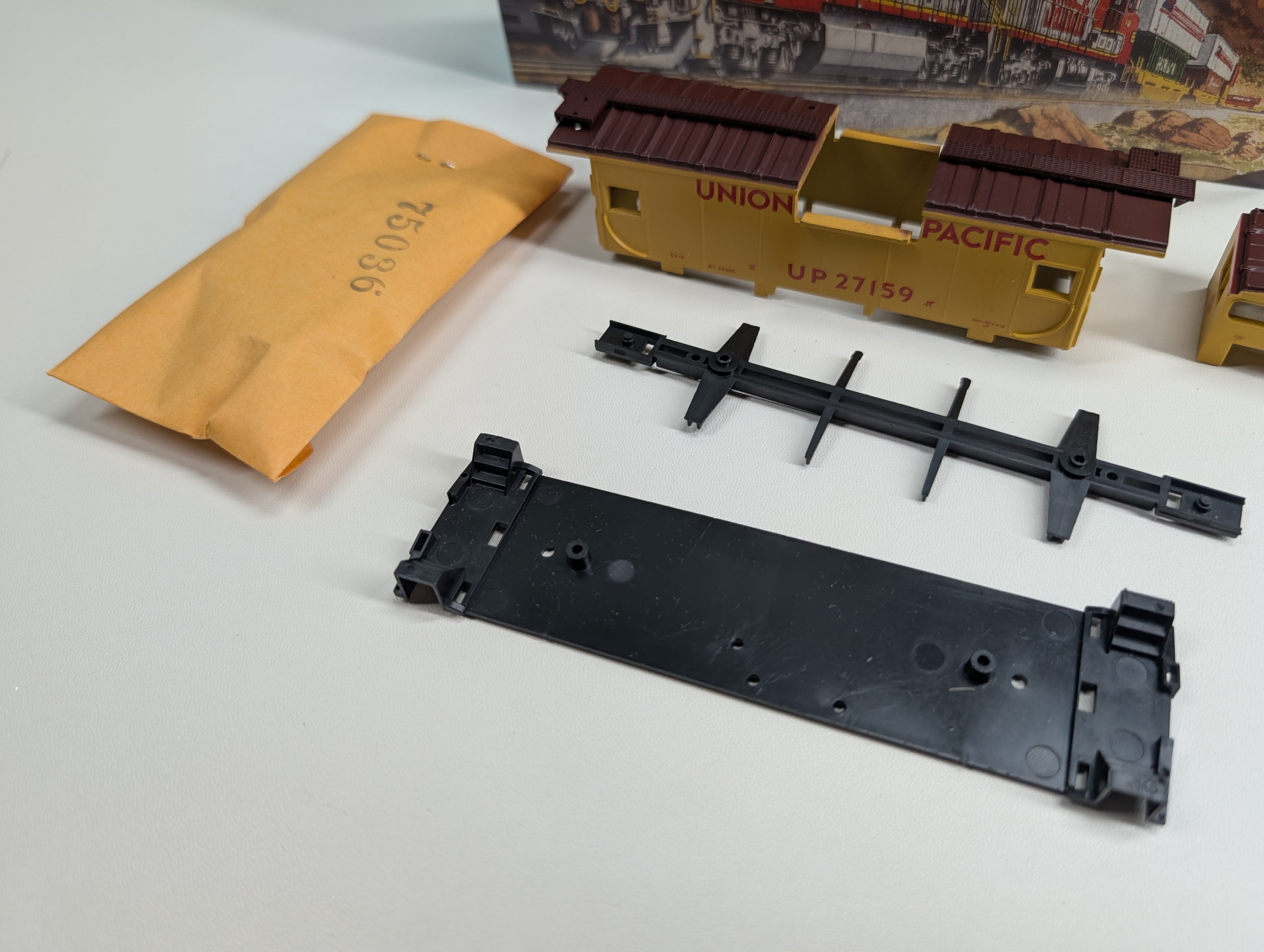 USED Athearn 5368 HO Scale Wide Vision Caboose Union Pacific UP #27159 KIT