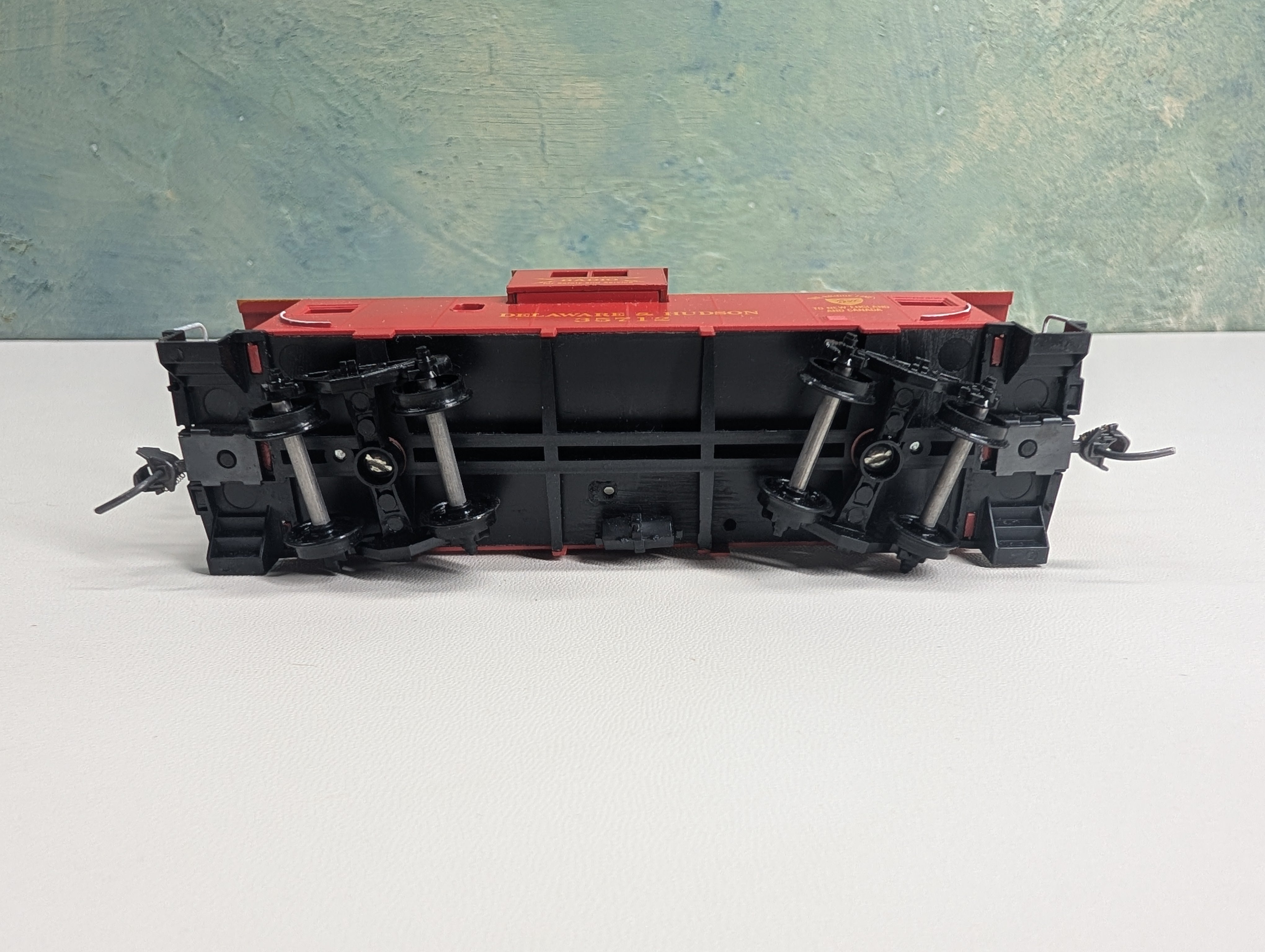 USED Athearn 258 HO Scale Wide Vision Caboose Delaware and Hudson D&H #35712 Rail Runner Custom