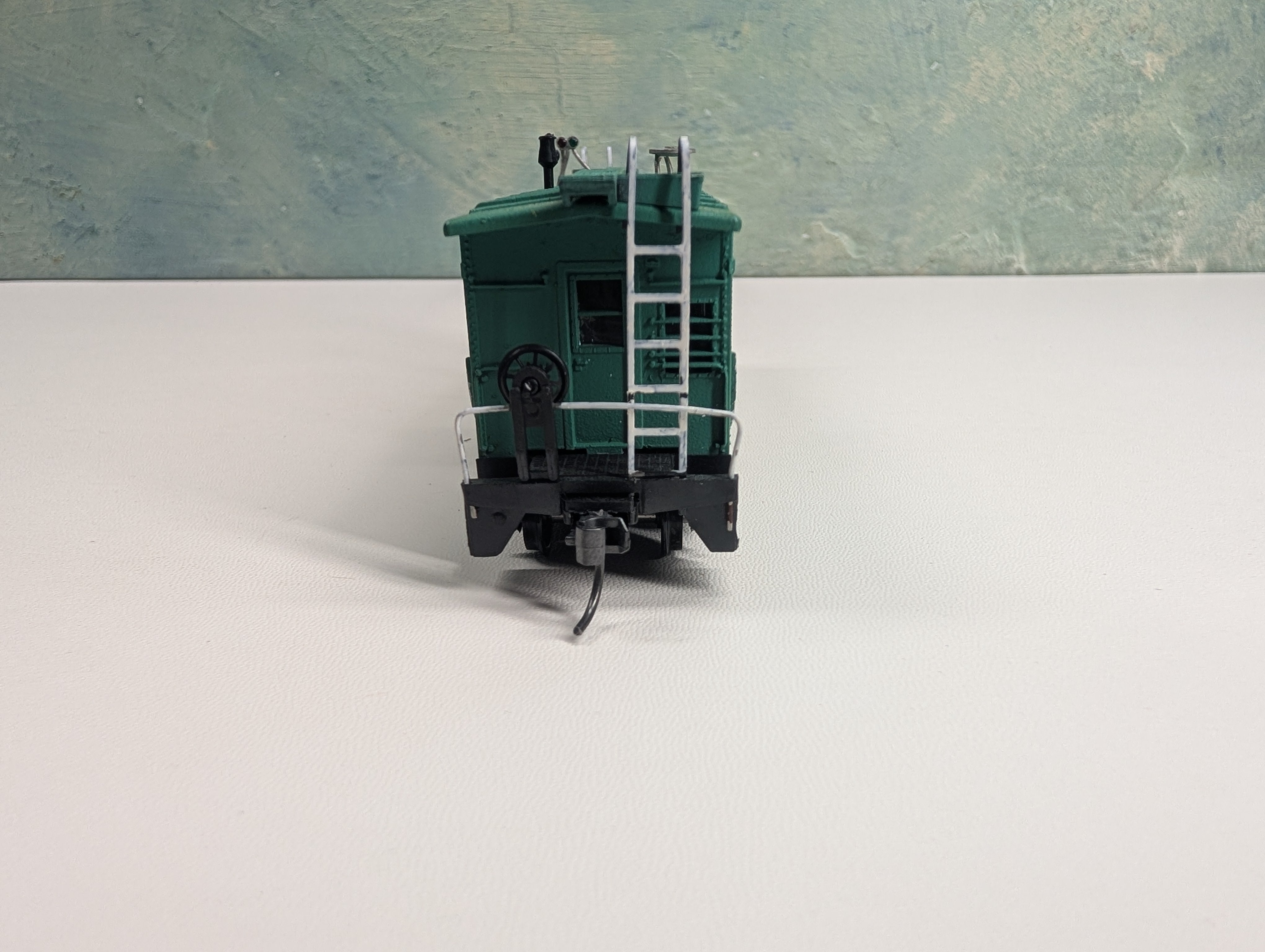USED Athearn HO Scale Bay Window Caboose Penn Central PC #4708 Custom Decals