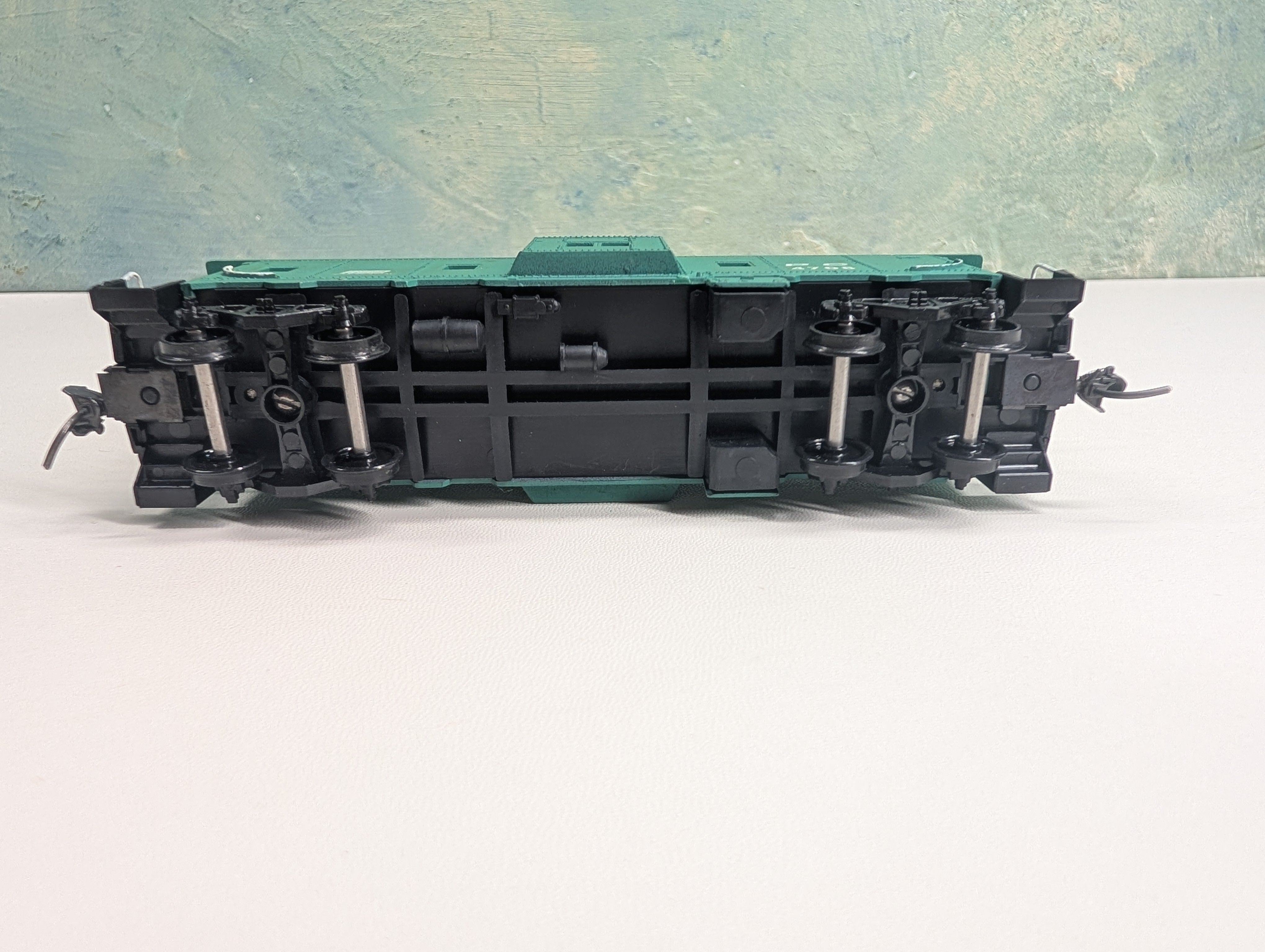 USED Athearn HO Scale Bay Window Caboose Penn Central PC #4708 Custom Decals