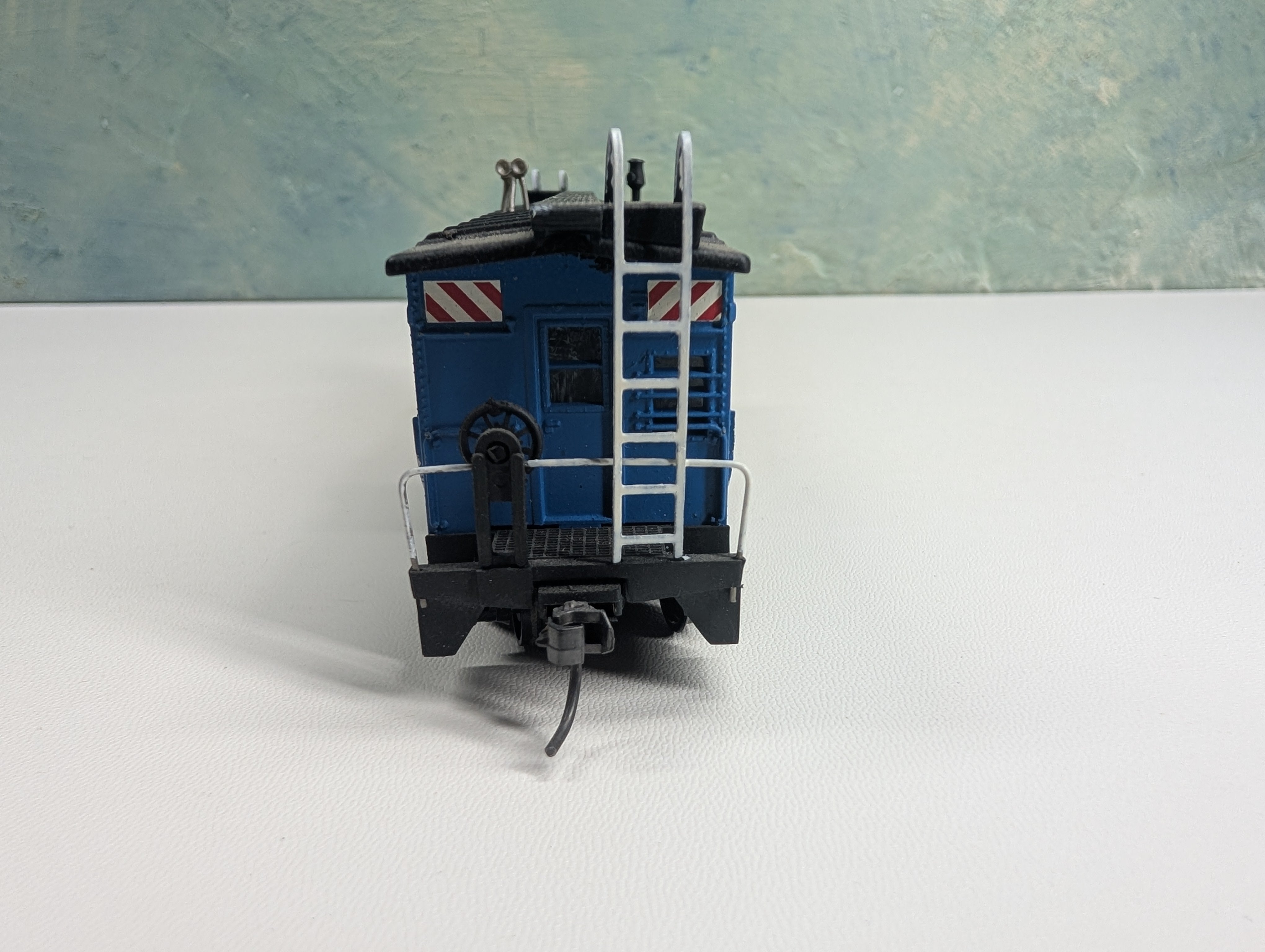 USED Athearn HO Scale Bay Window Caboose Conrail CR #19283 Custom Decals
