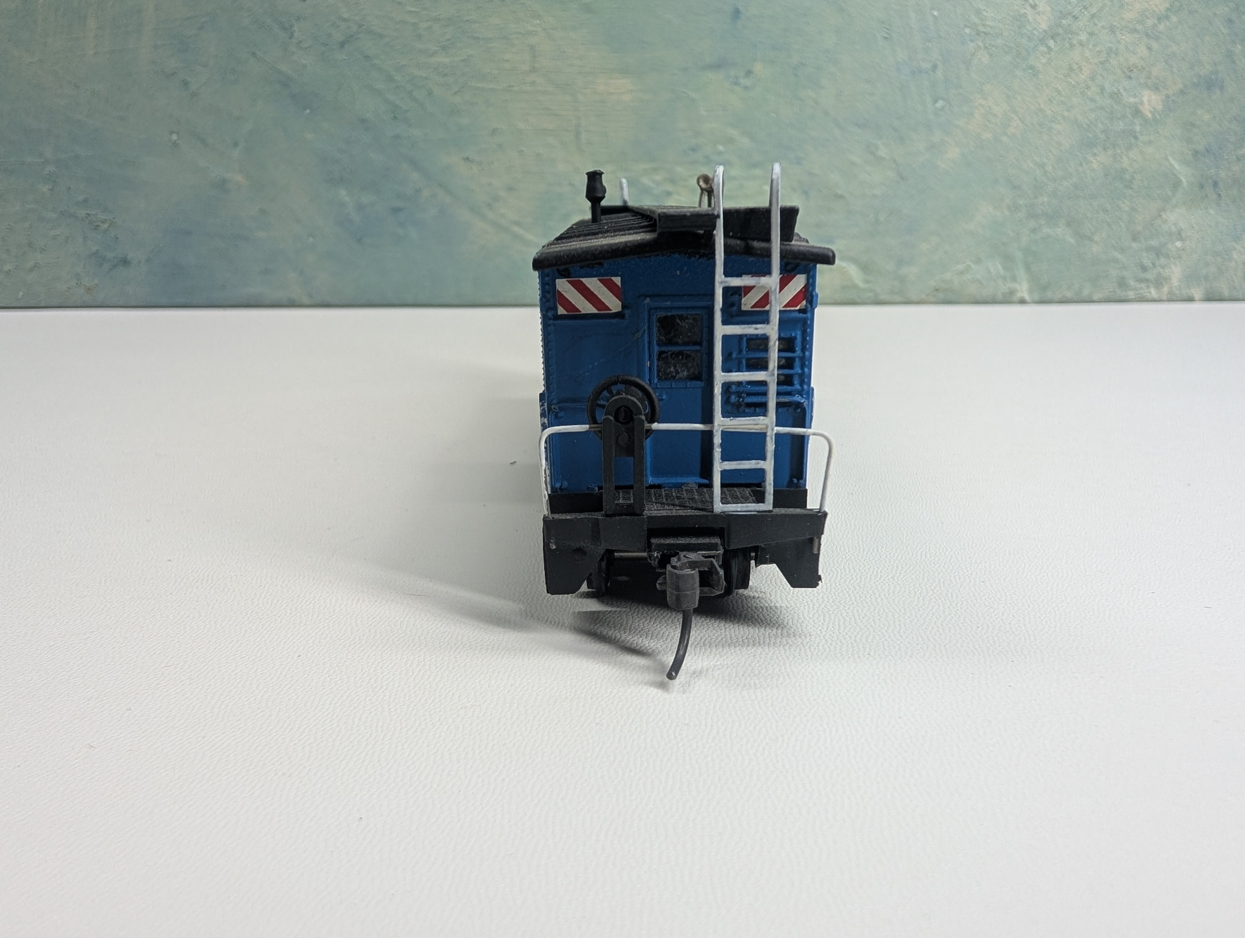 USED Athearn HO Scale Bay Window Caboose Conrail CR #19283 Custom Decals