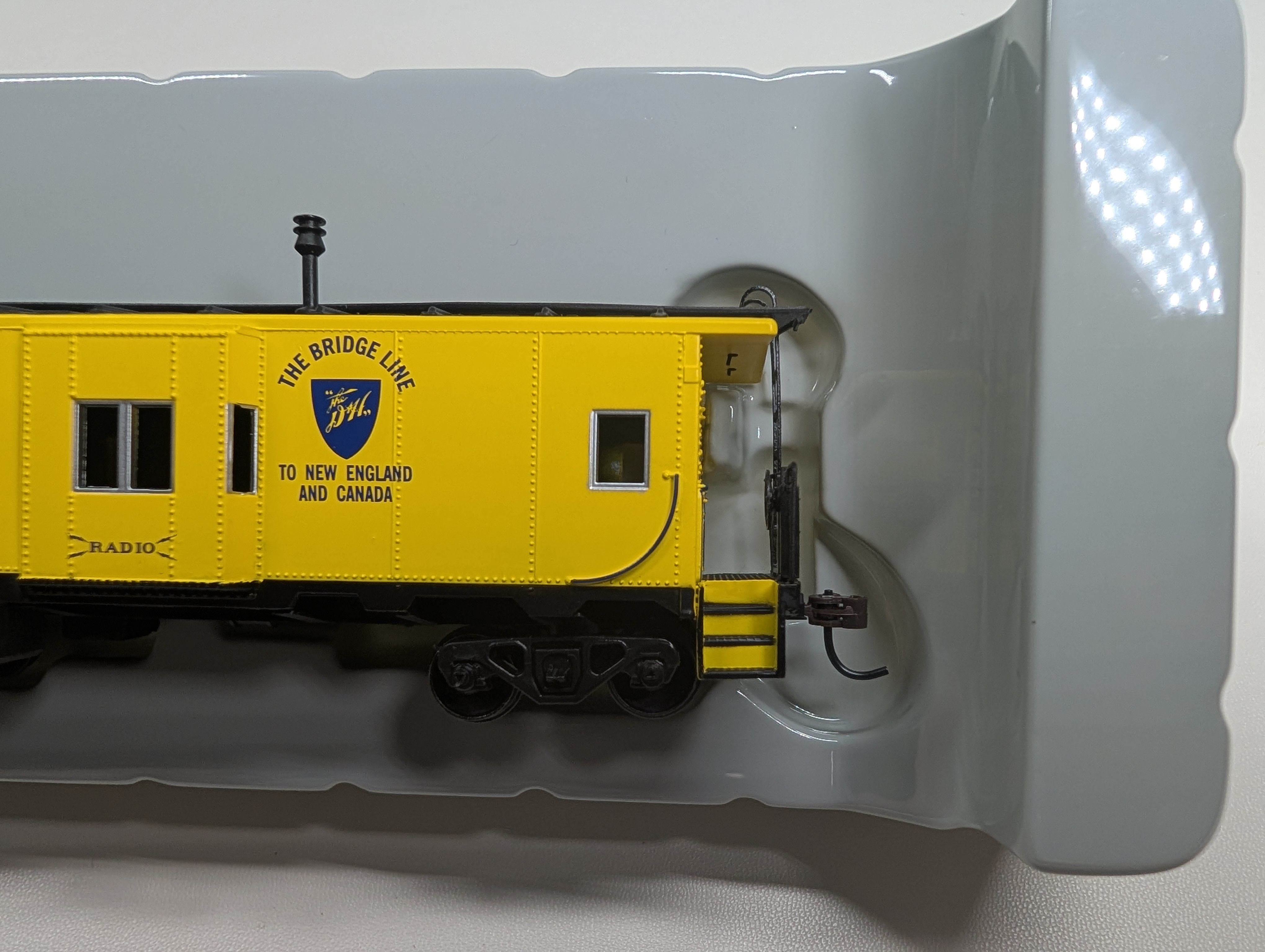 USED Athearn 7452 HO Scale Bay Window Caboose Delaware and Hudson D&H #35724