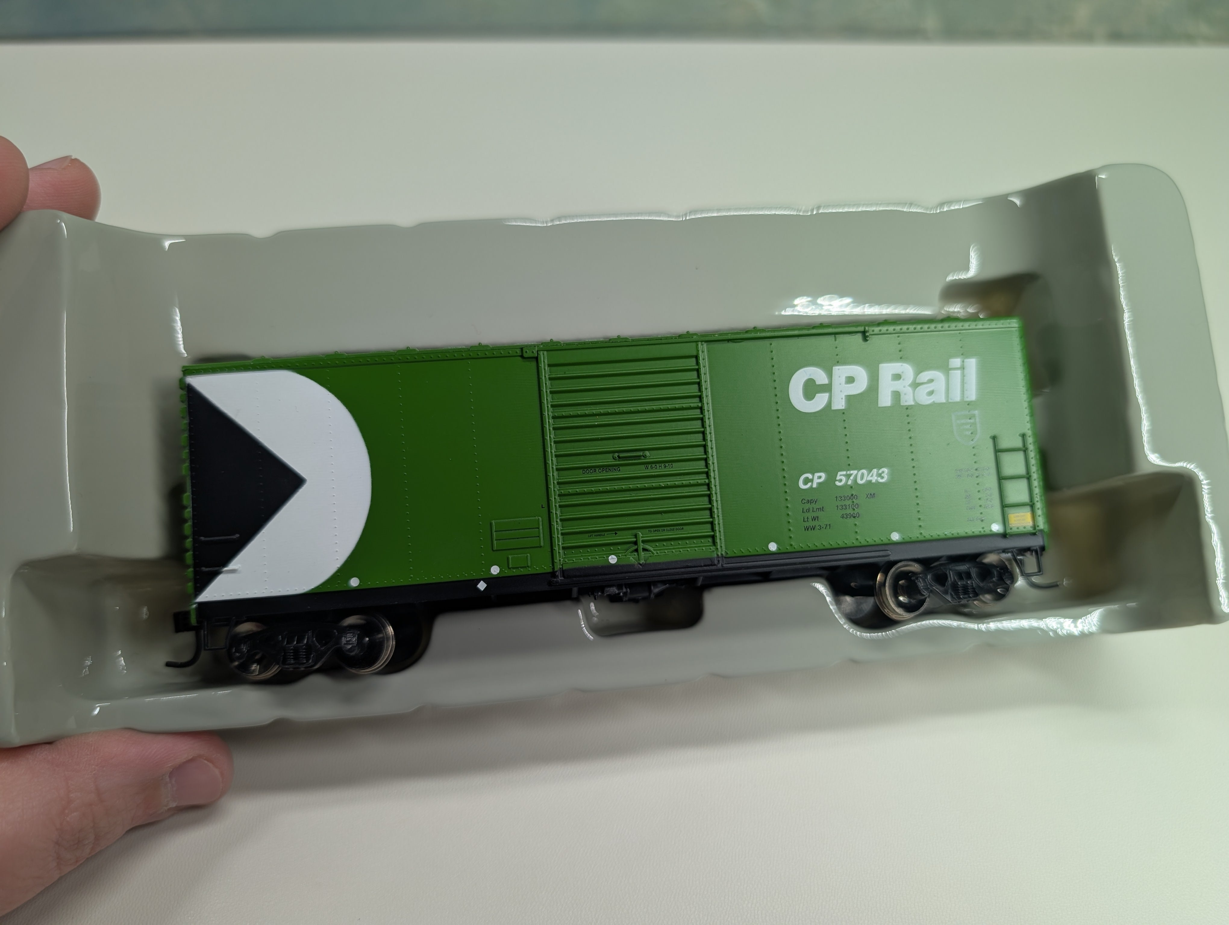 USED Athearn 70452 HO Scale 40' Modern Box Car Canadian Pacific CP #57043