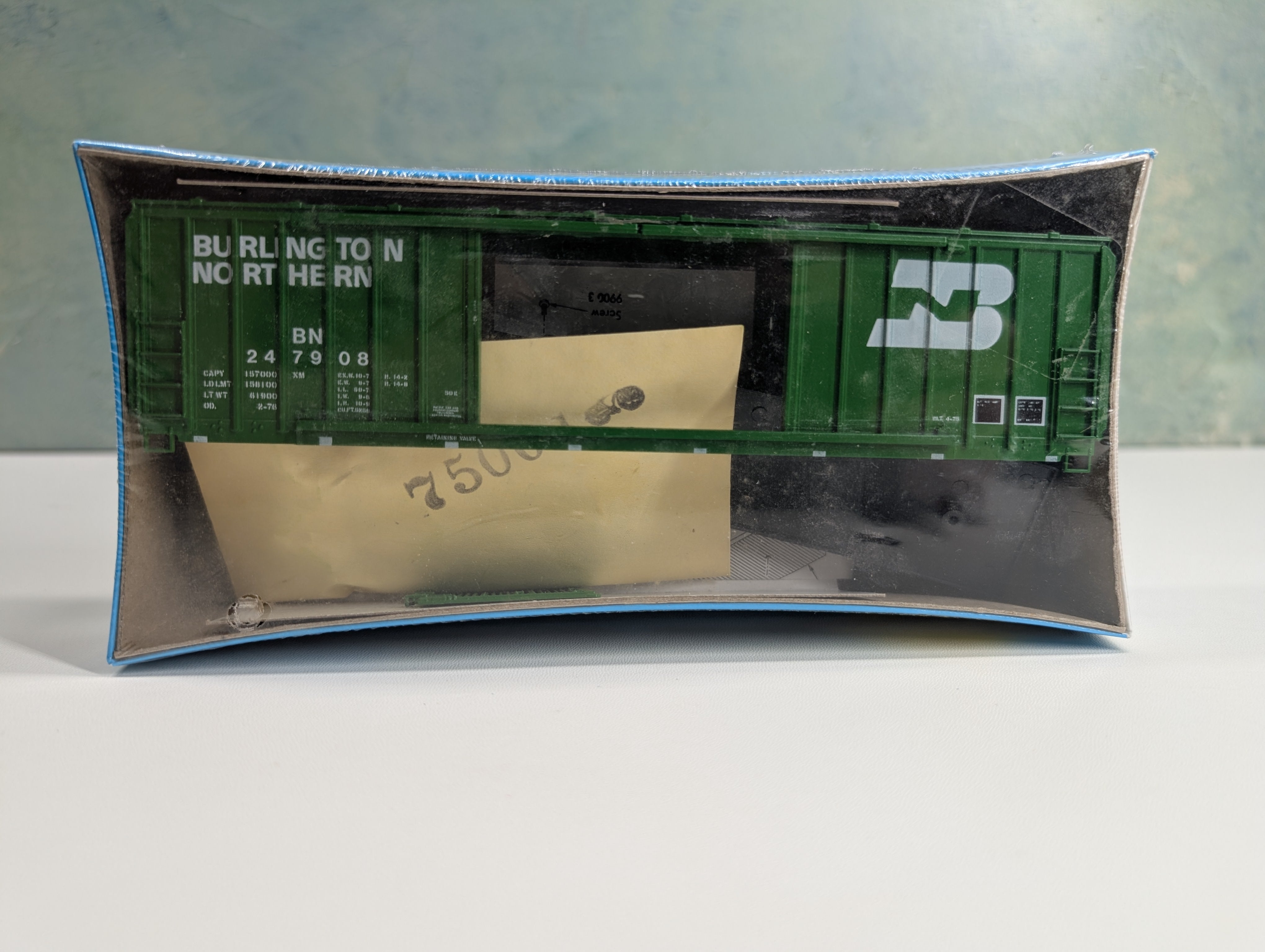 Athearn 5075 HO Scale 50' OB DD Box Car Burlington Northern BN #247908 Sealed KIT