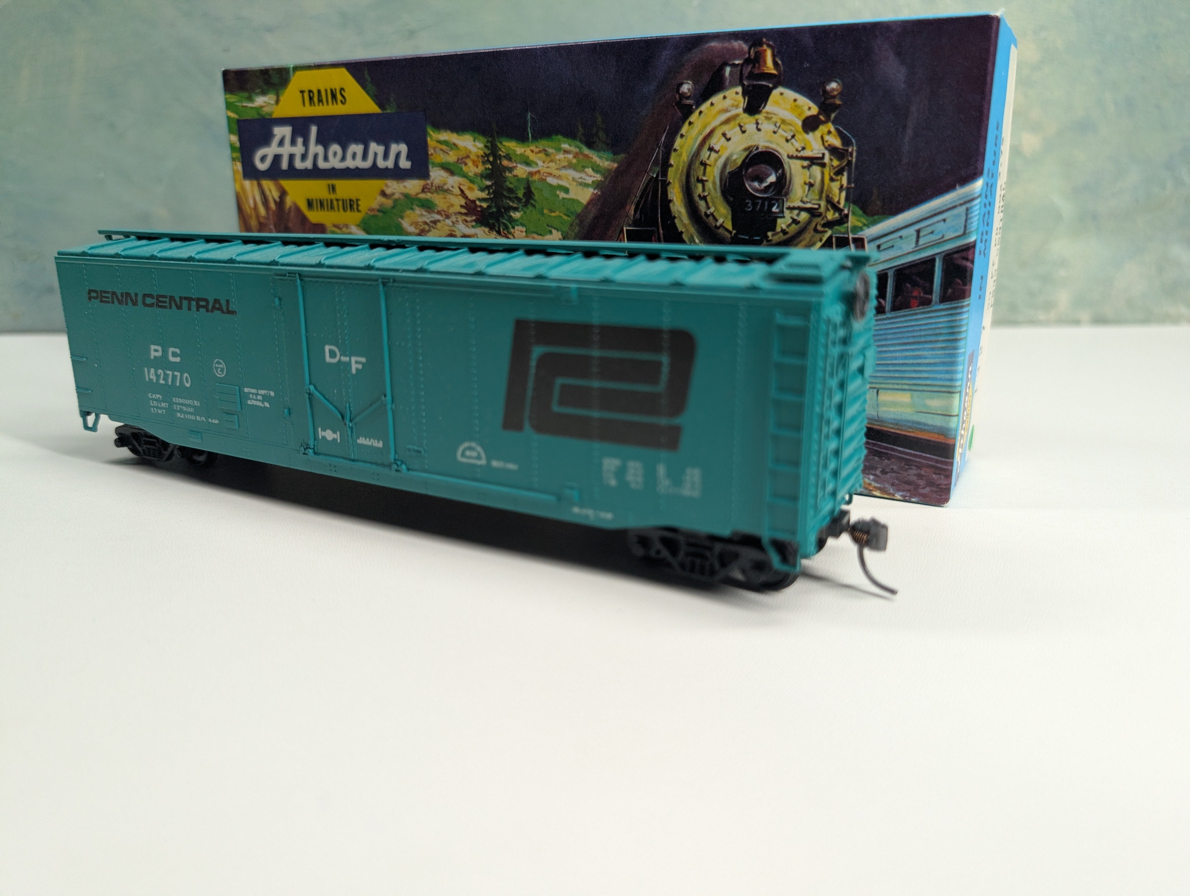 USED Athearn 1327 HO Scale 50' PD Box Car Penn Central PC #142770