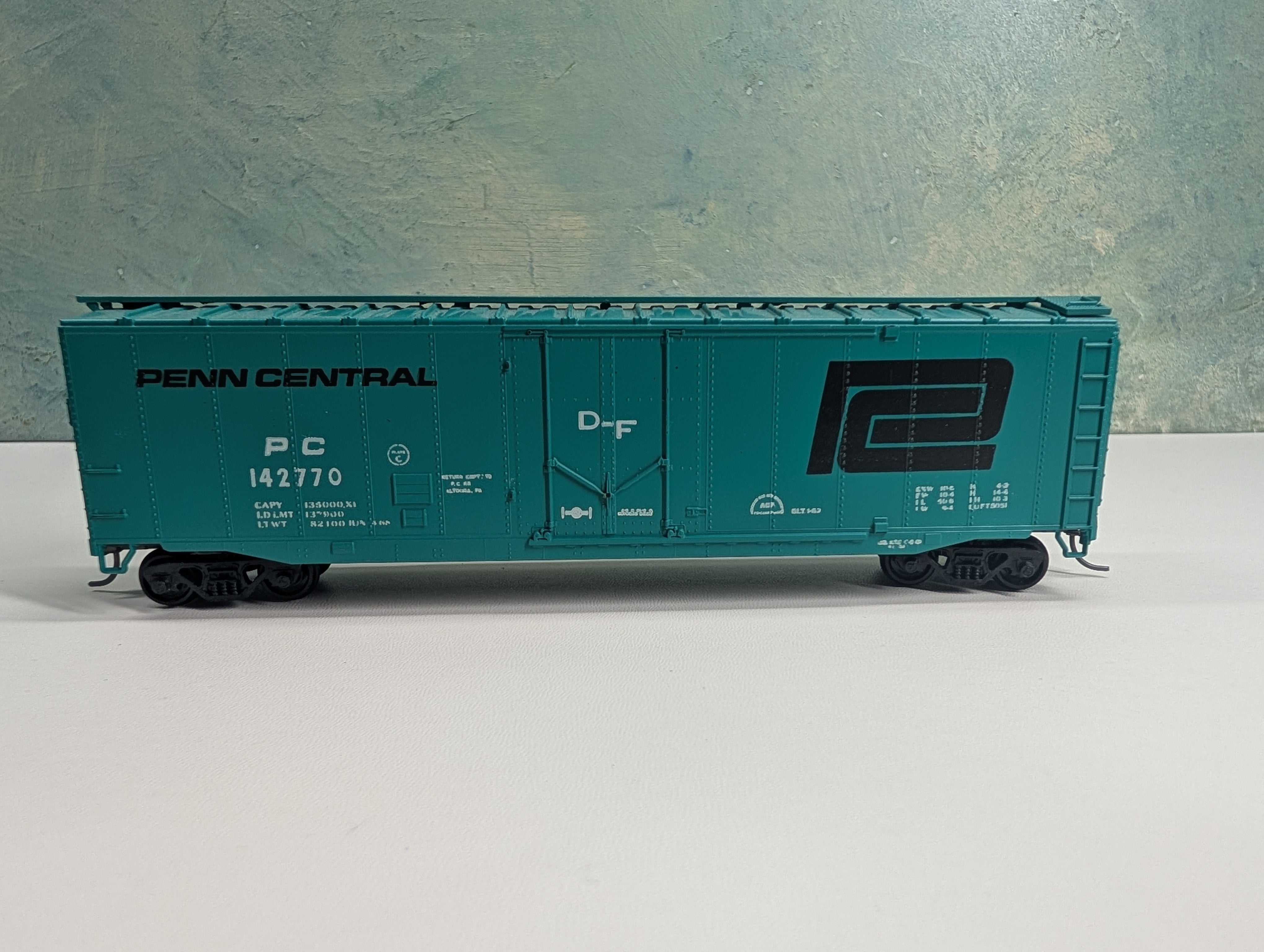 USED Athearn 1327 HO Scale 50' PD Box Car Penn Central PC #142770