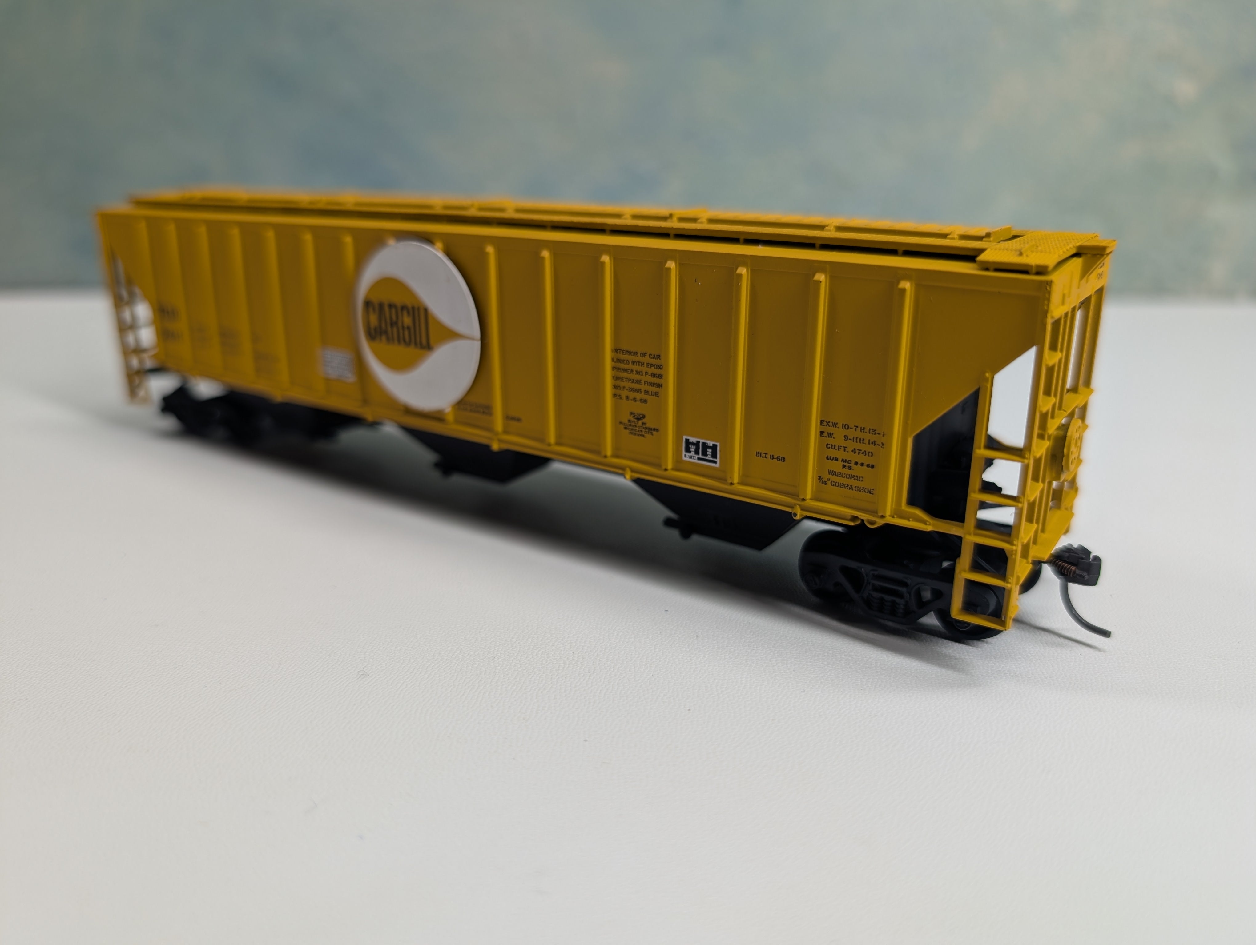 USED Athearn 5303 HO Scale 54' Covered Hopper Cargill TLDX