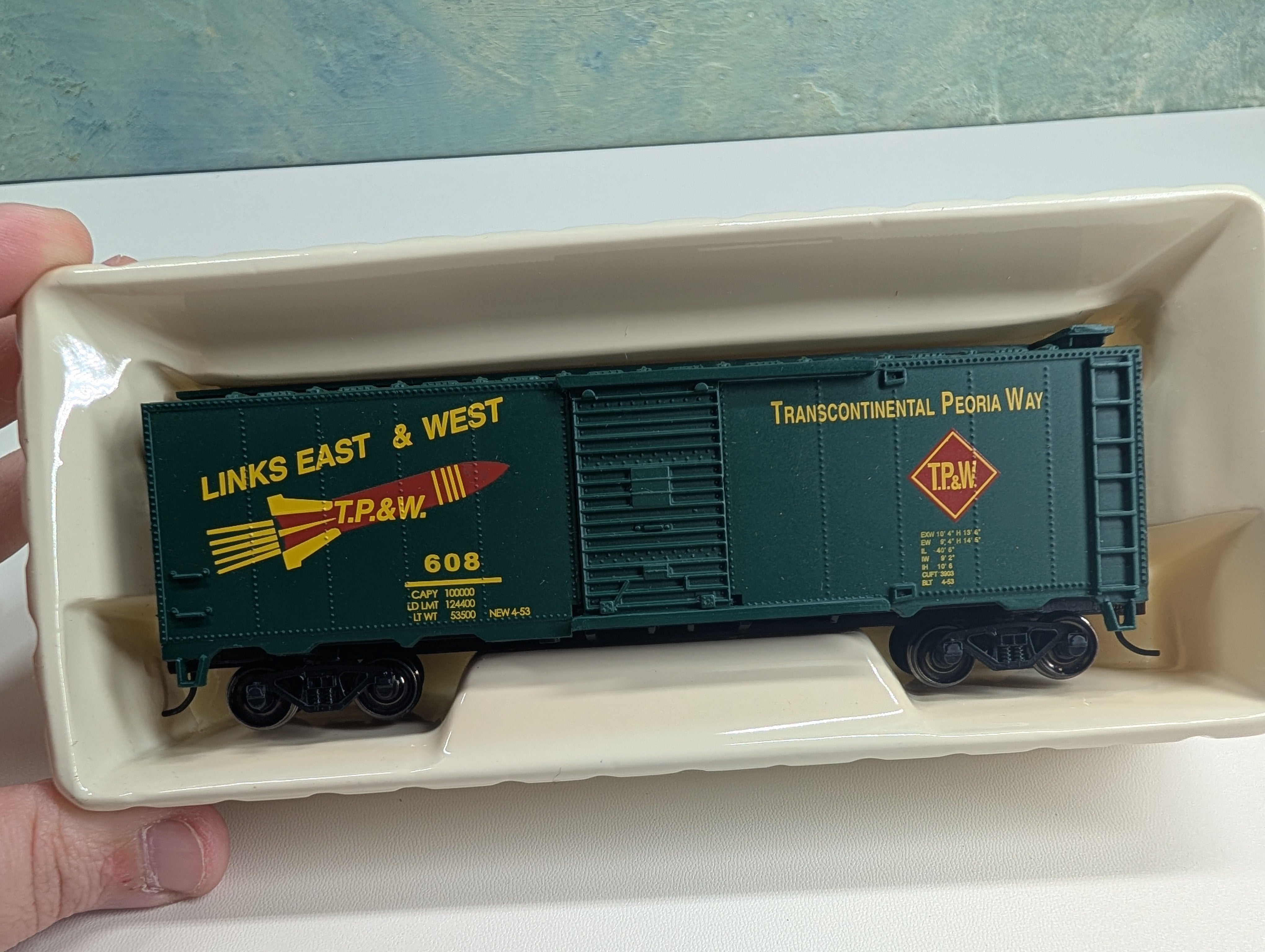 USED Bachmann 17032 HO Scale 40' Box Car Toledo Peoria & Western TP&W #608