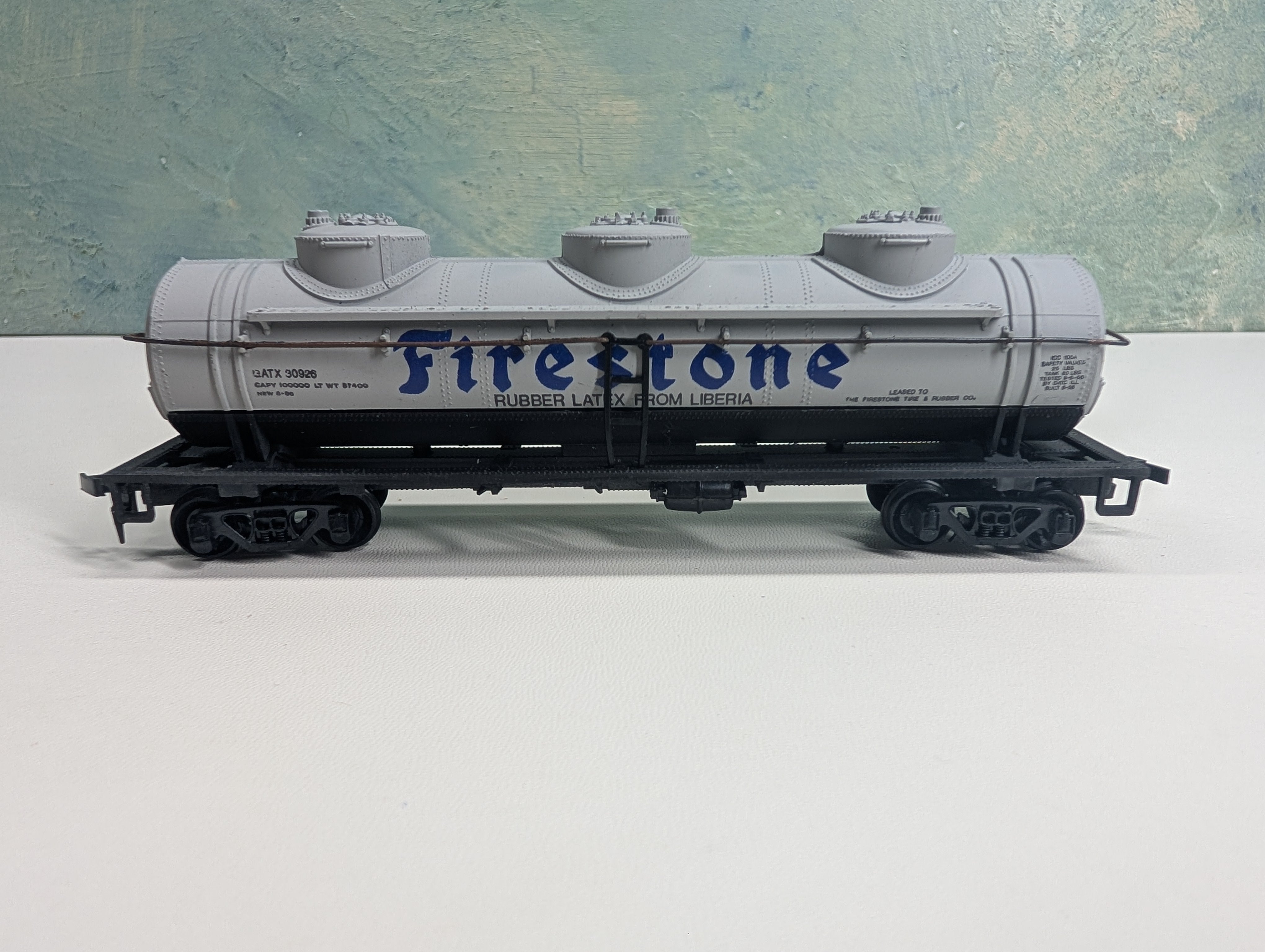 USED Bachmann HO Scale Triple Dome Tank Car Firestone GATX #30926