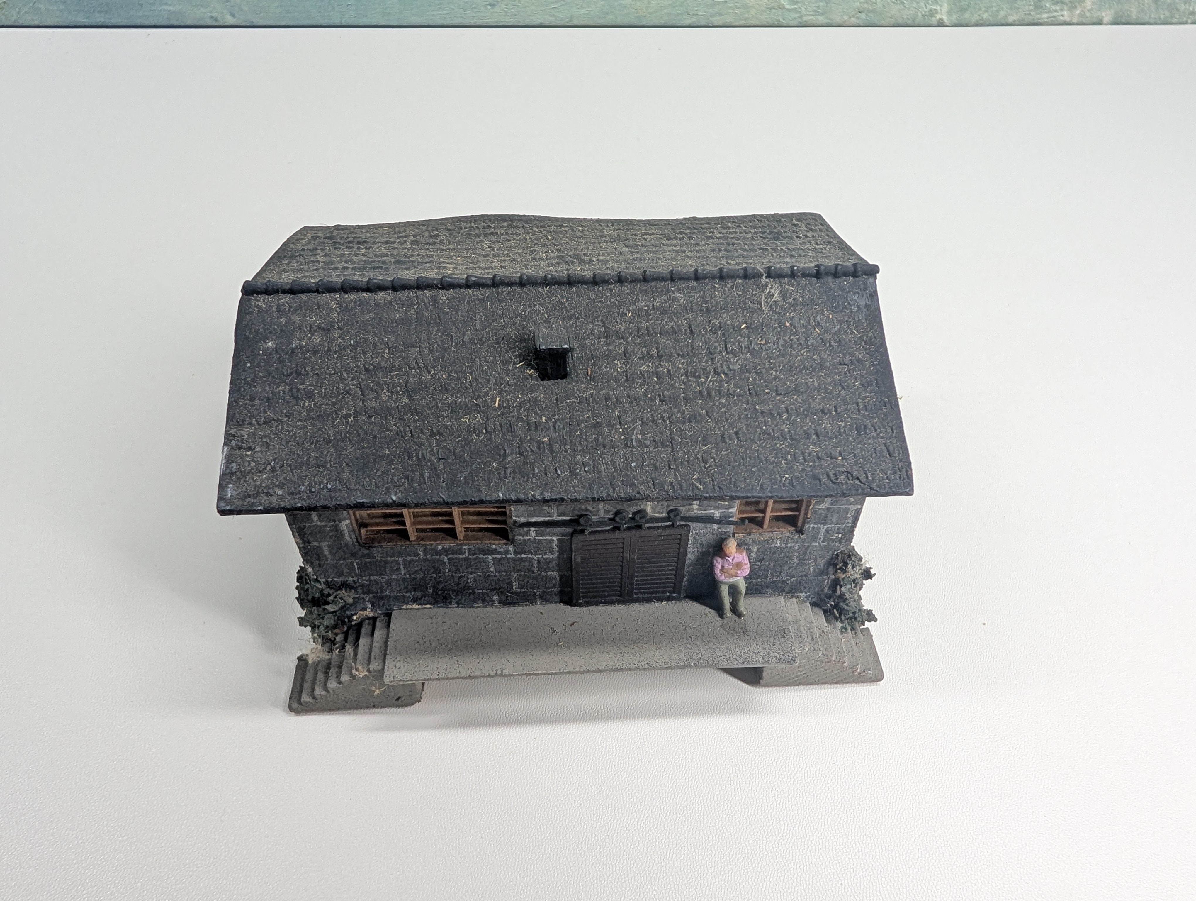 USED HO Scale Gray Brick Warehouse