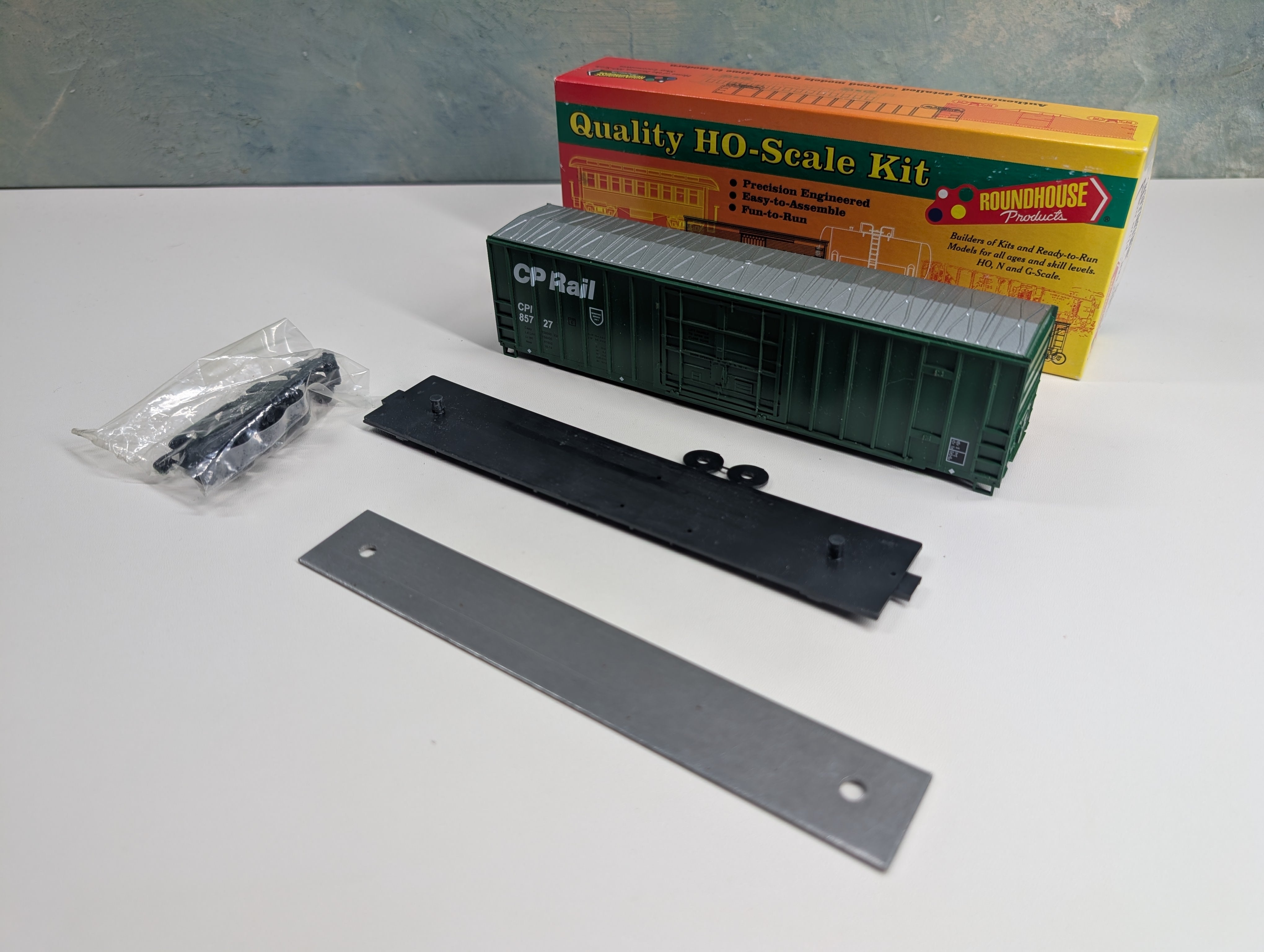 USED Roundhouse HO Scale 50' PD FMC Box Car Canadian Pacific CP #85727 KIT