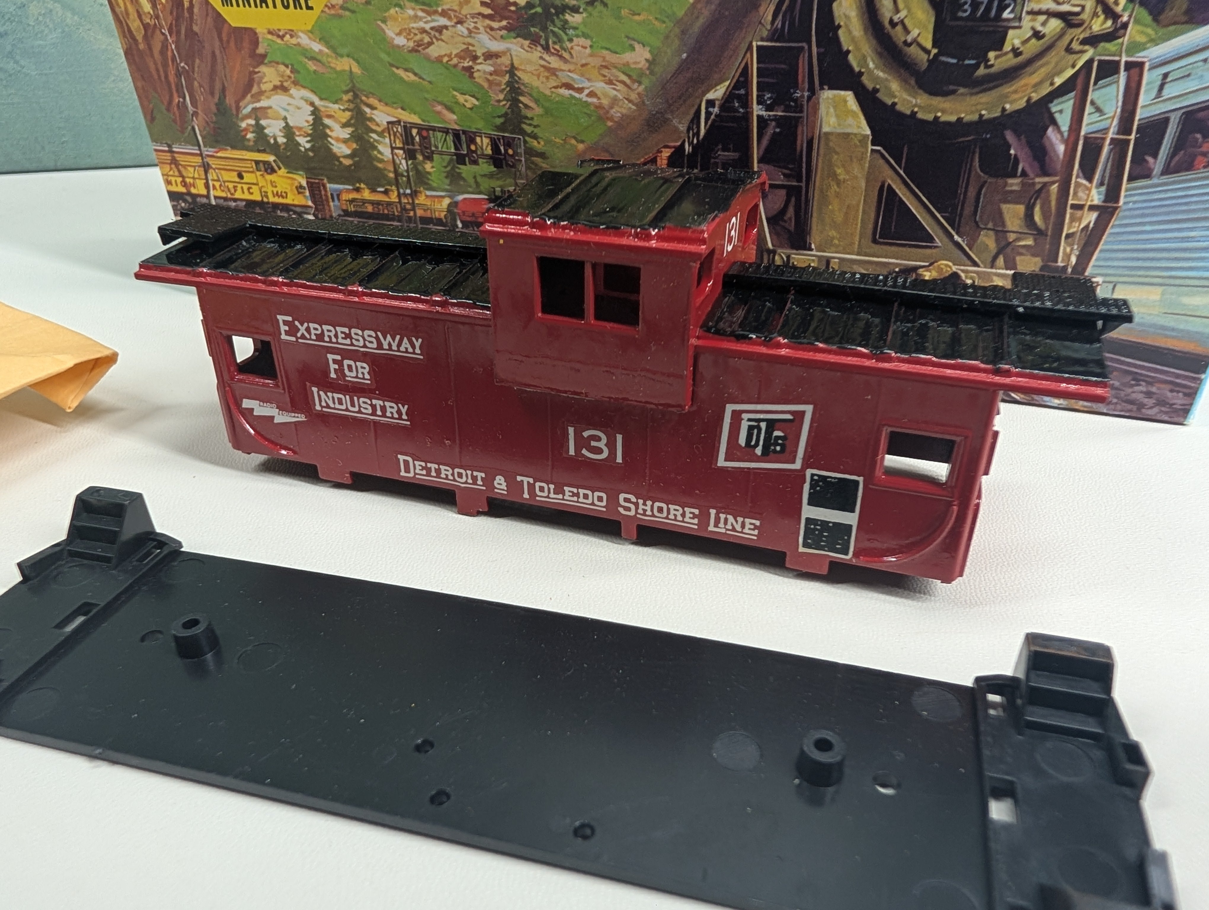 USED Athearn HO Scale Wide Vision Caboose Detroit Toledo Shore Line DTS #131 Custom KIT