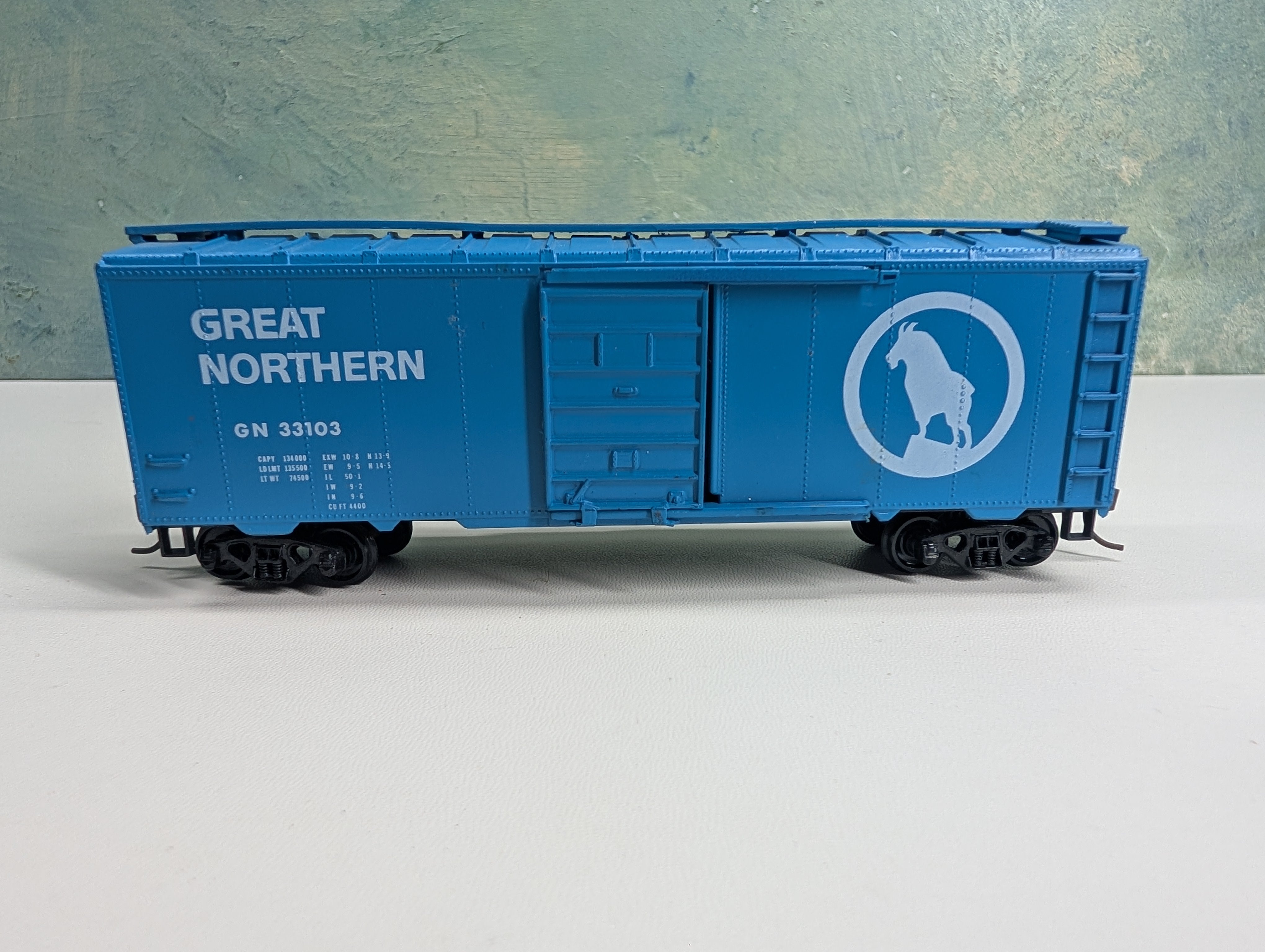 USED Roundhouse HO Scale 40' Box Car Great Northern GN #33103