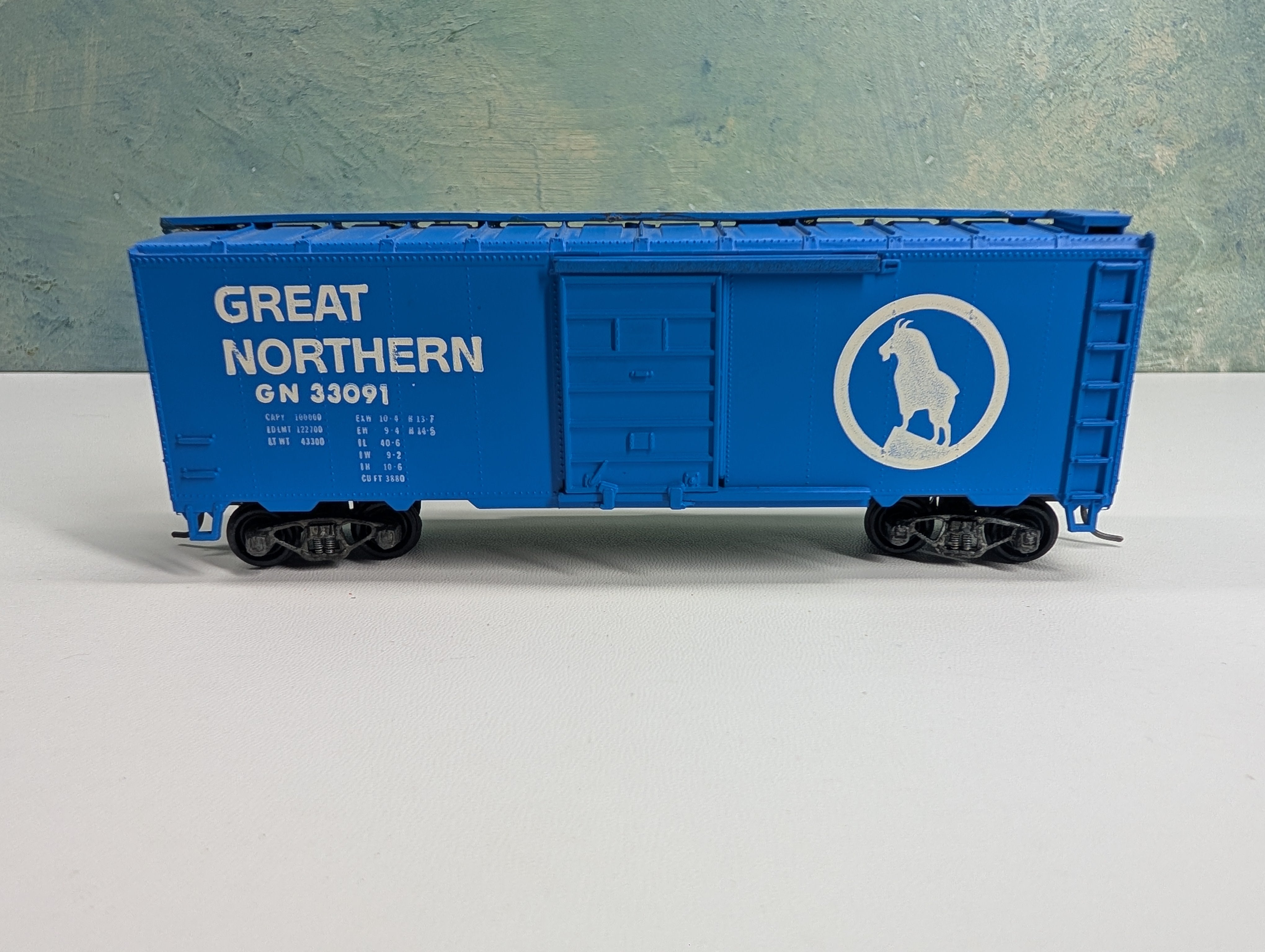 USED Roundhouse HO Scale 40' Box Car Great Northern GN #33091