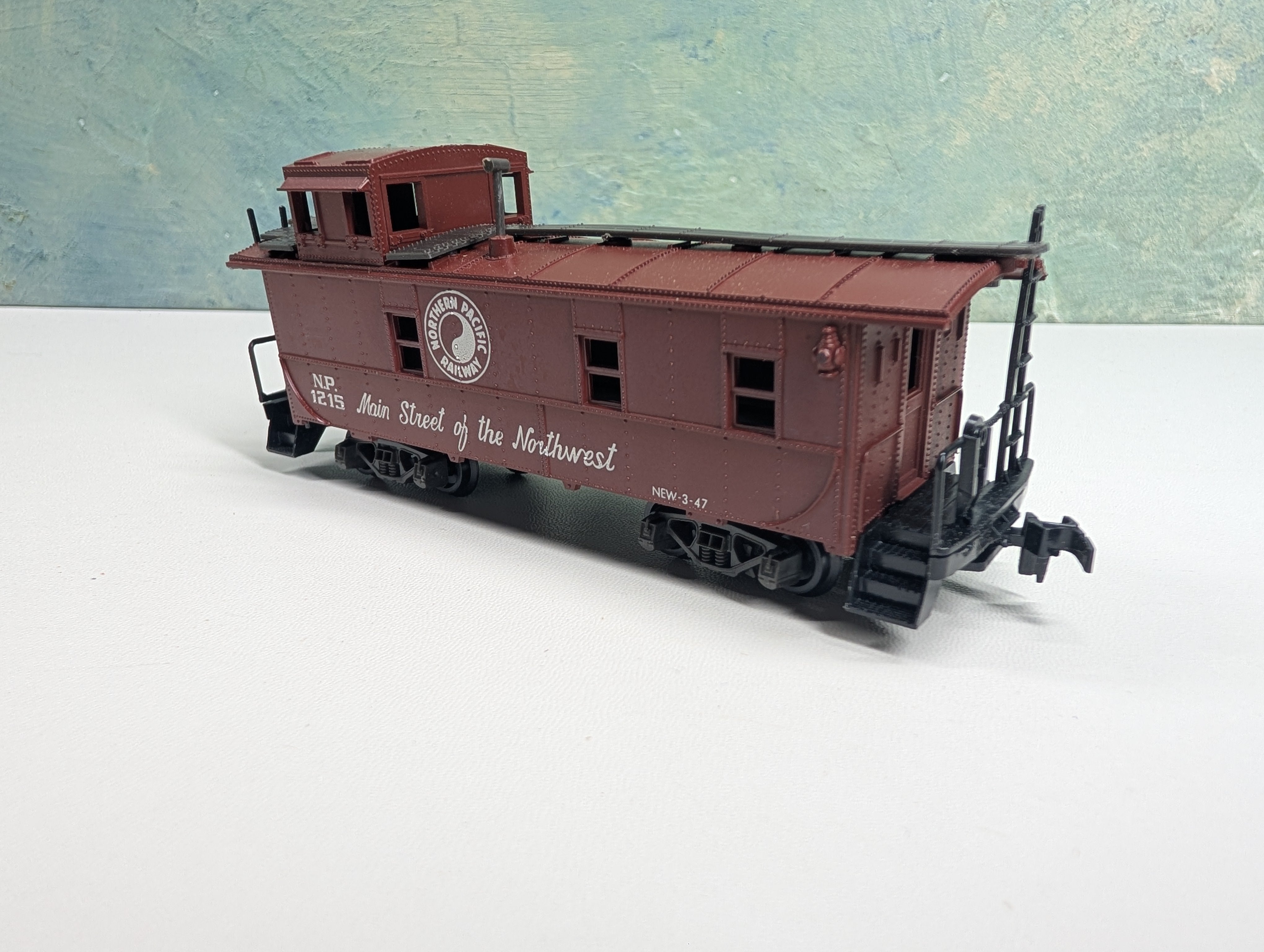 USED AHM HO Scale Caboose Northern Pacific NP #1215