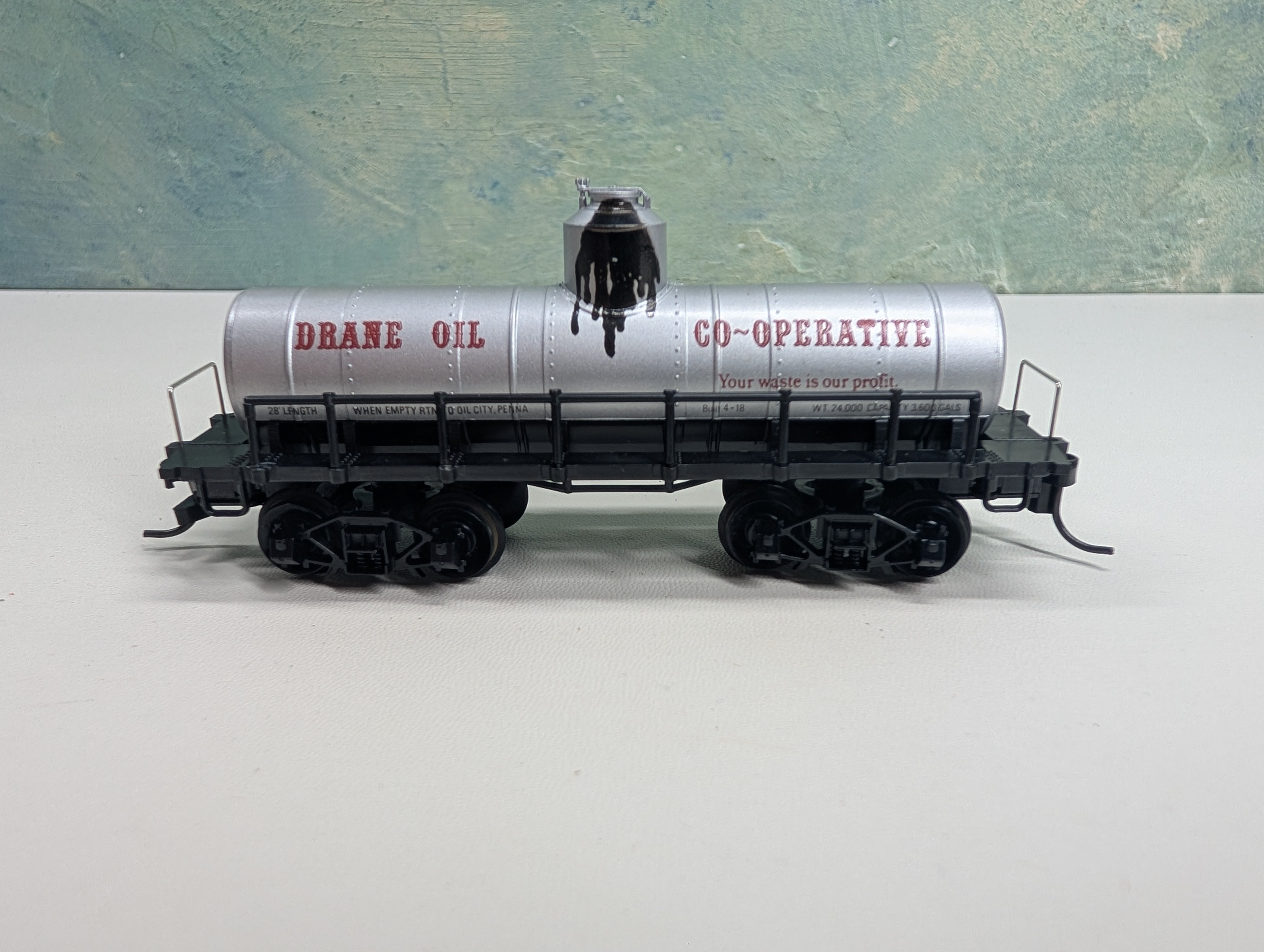 USED AHM HO Scale Old-Time Tank Car Drane Oil Co-Op