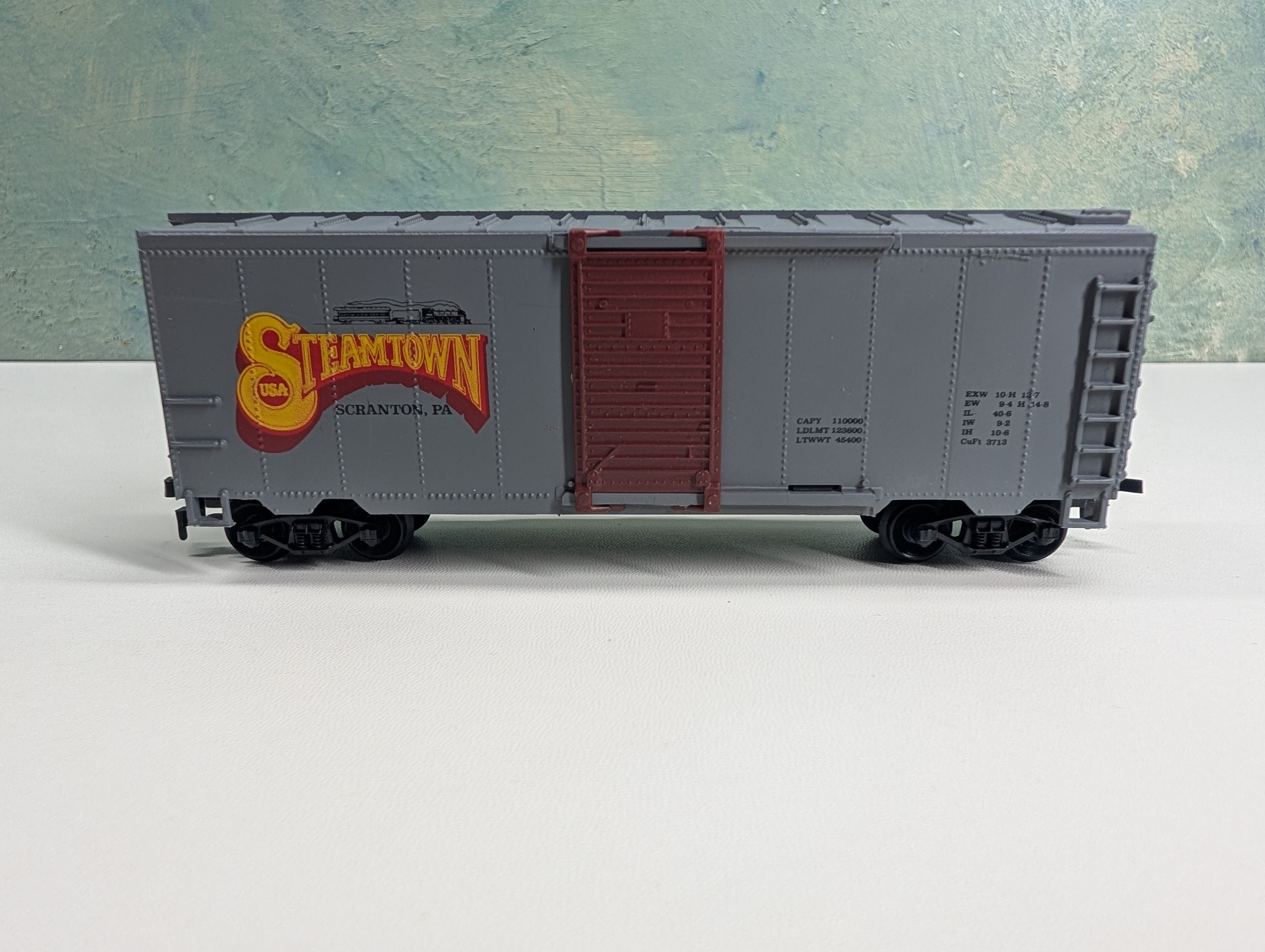 USED Life-Like 8563 HO Scale 40' SD Box Car Steamtown