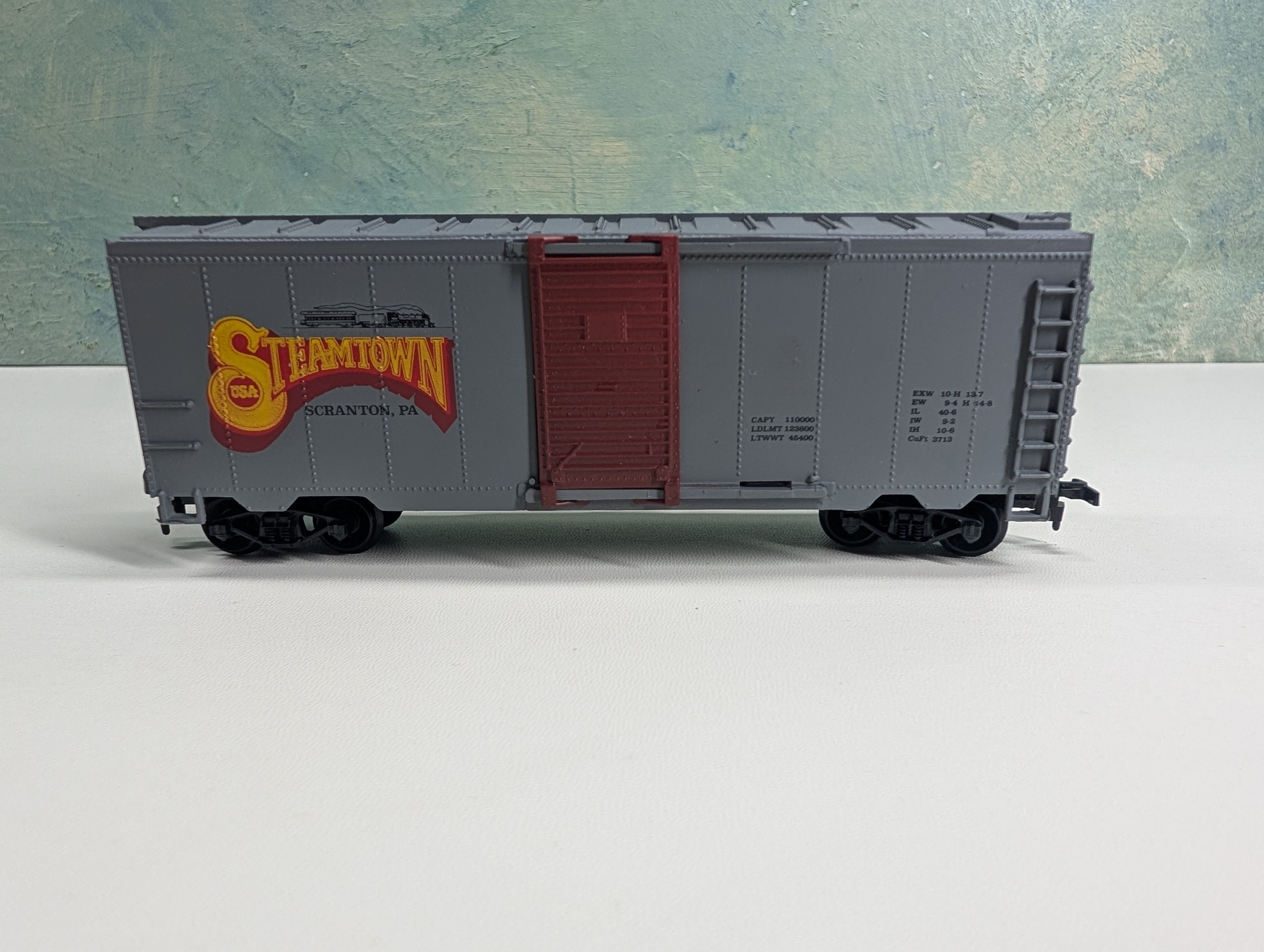 USED Life-Like 8563 HO Scale 40' SD Box Car Steamtown