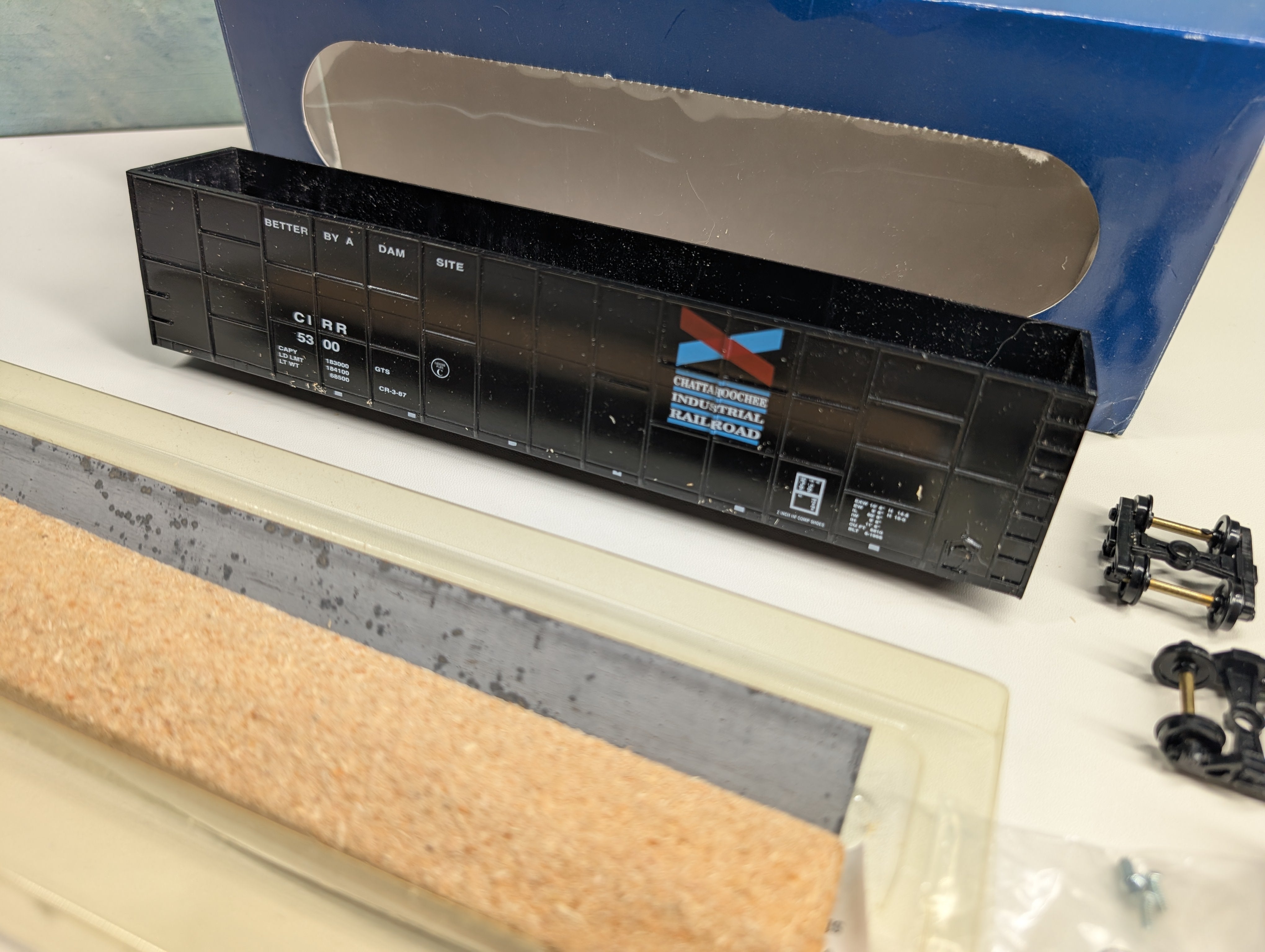 USED E&C SHOPS HO Scale 62' Woodchip Gondola Ribbed Side Chattahoochee Industrial CIRR #5300 KIT