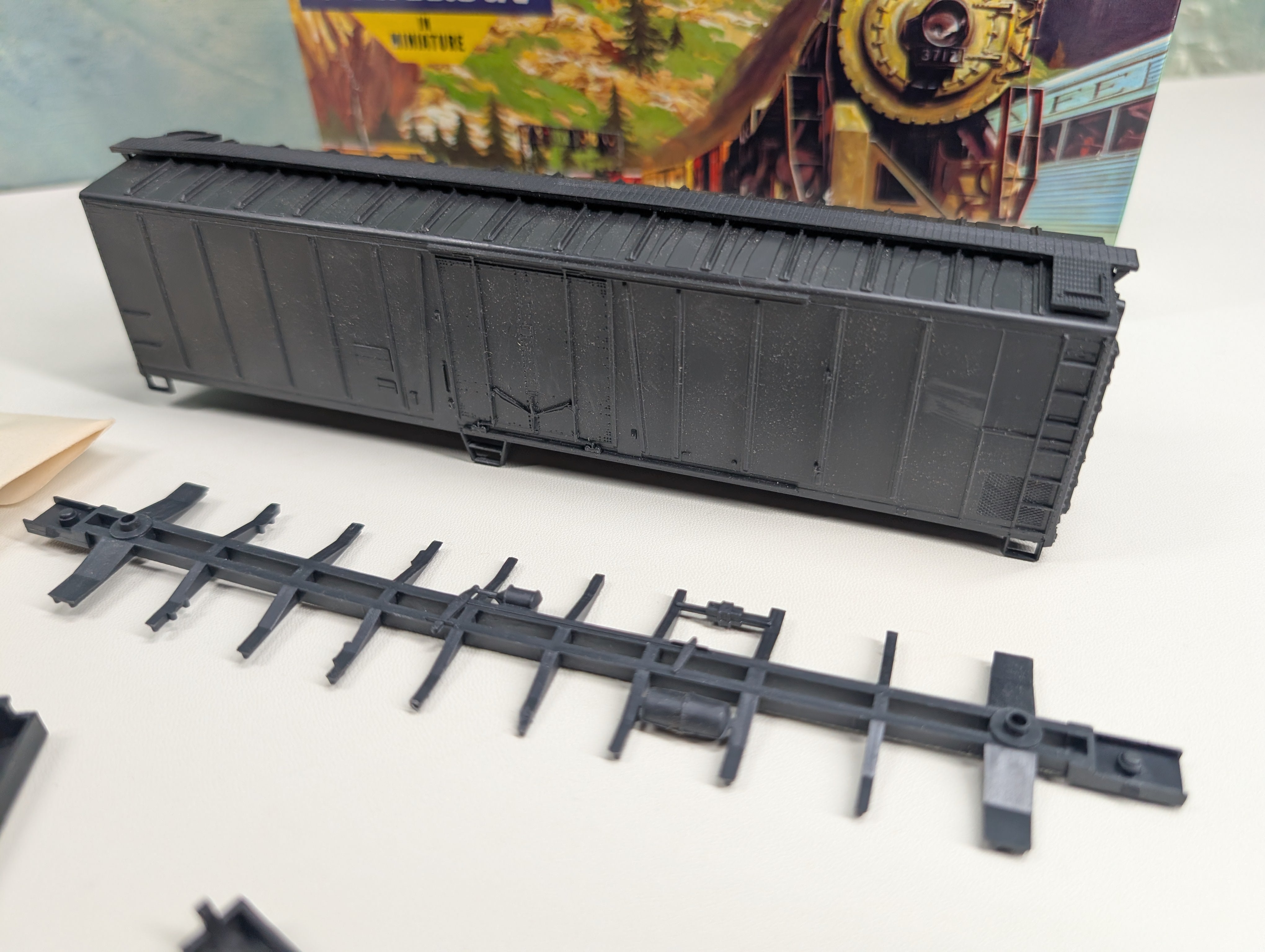 USED Athearn 1631 HO Scale Undecorated 50' OB Reefer Box Car KIT