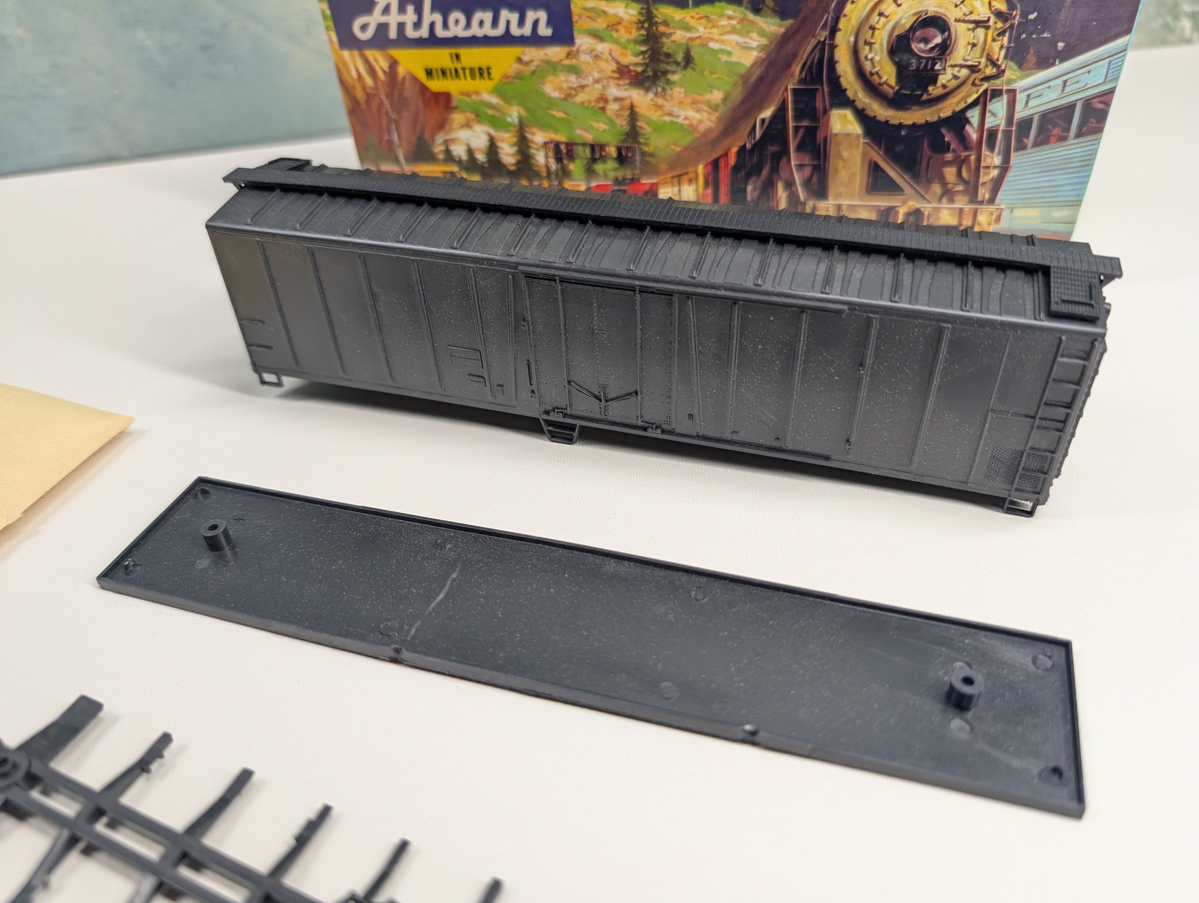 USED Athearn 1631 HO Scale Undecorated 50' OB Reefer Box Car KIT