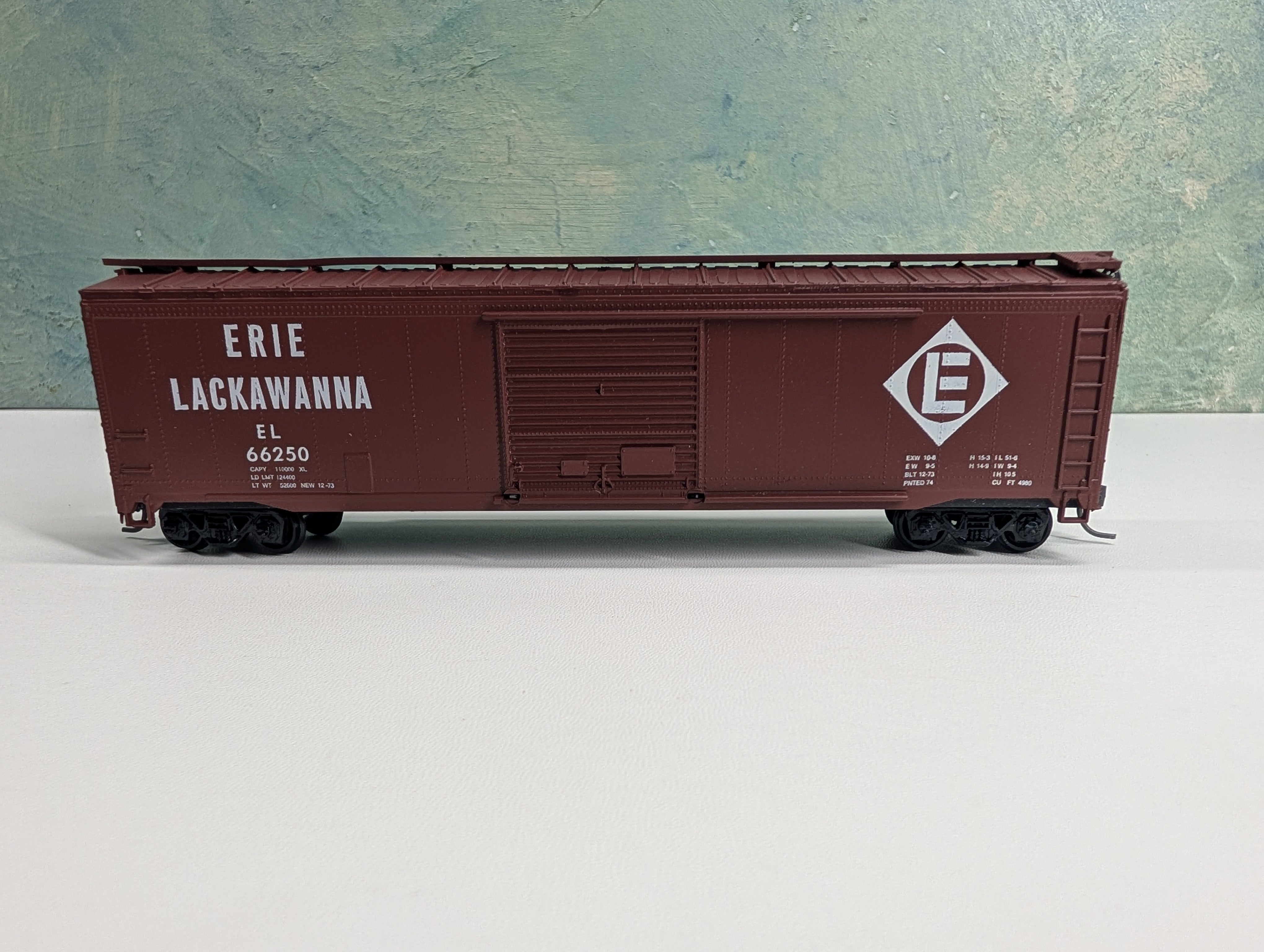USED Roundhouse HO Scale 50' Box Car Erie Lackawanna EL #66250
