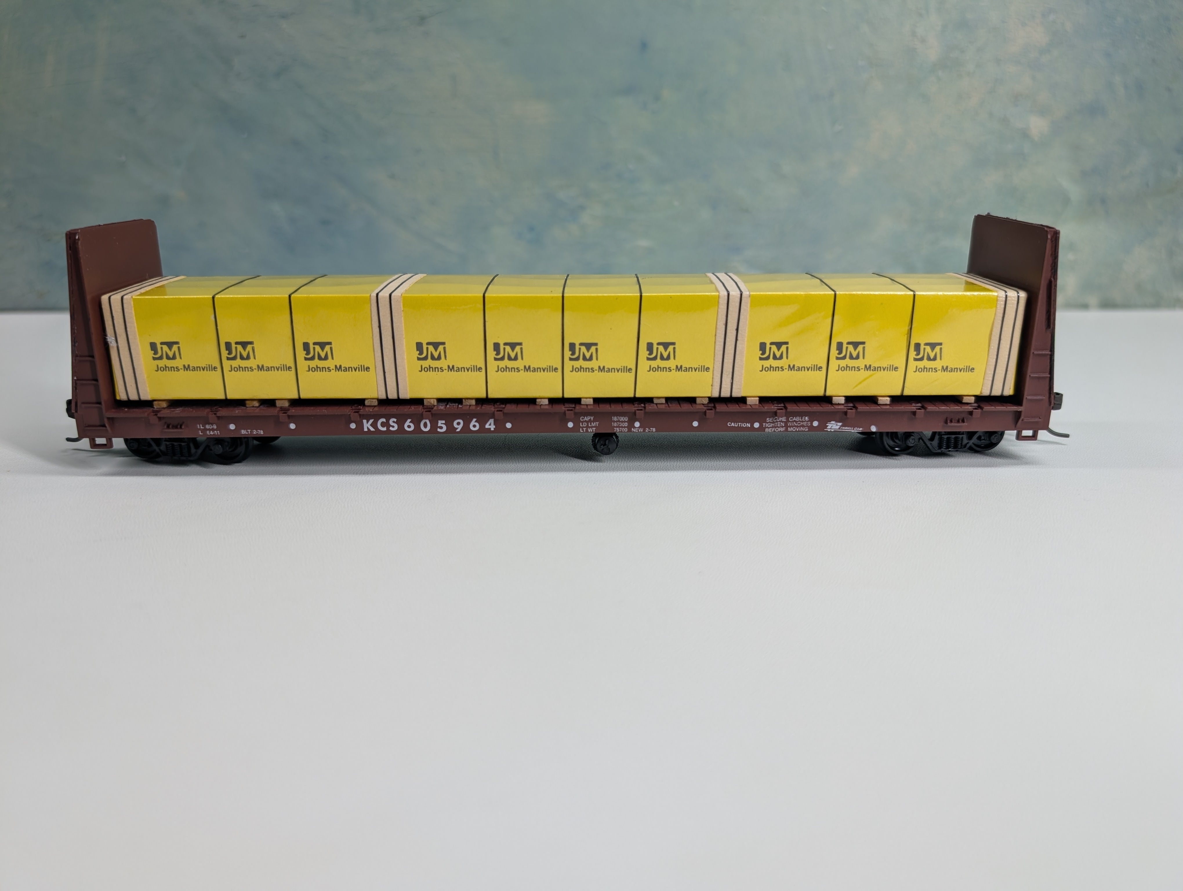 USED Roundhouse 1317 HO Scale 60' Bulkhead Flat Car Kansas City Southern KCS #605964