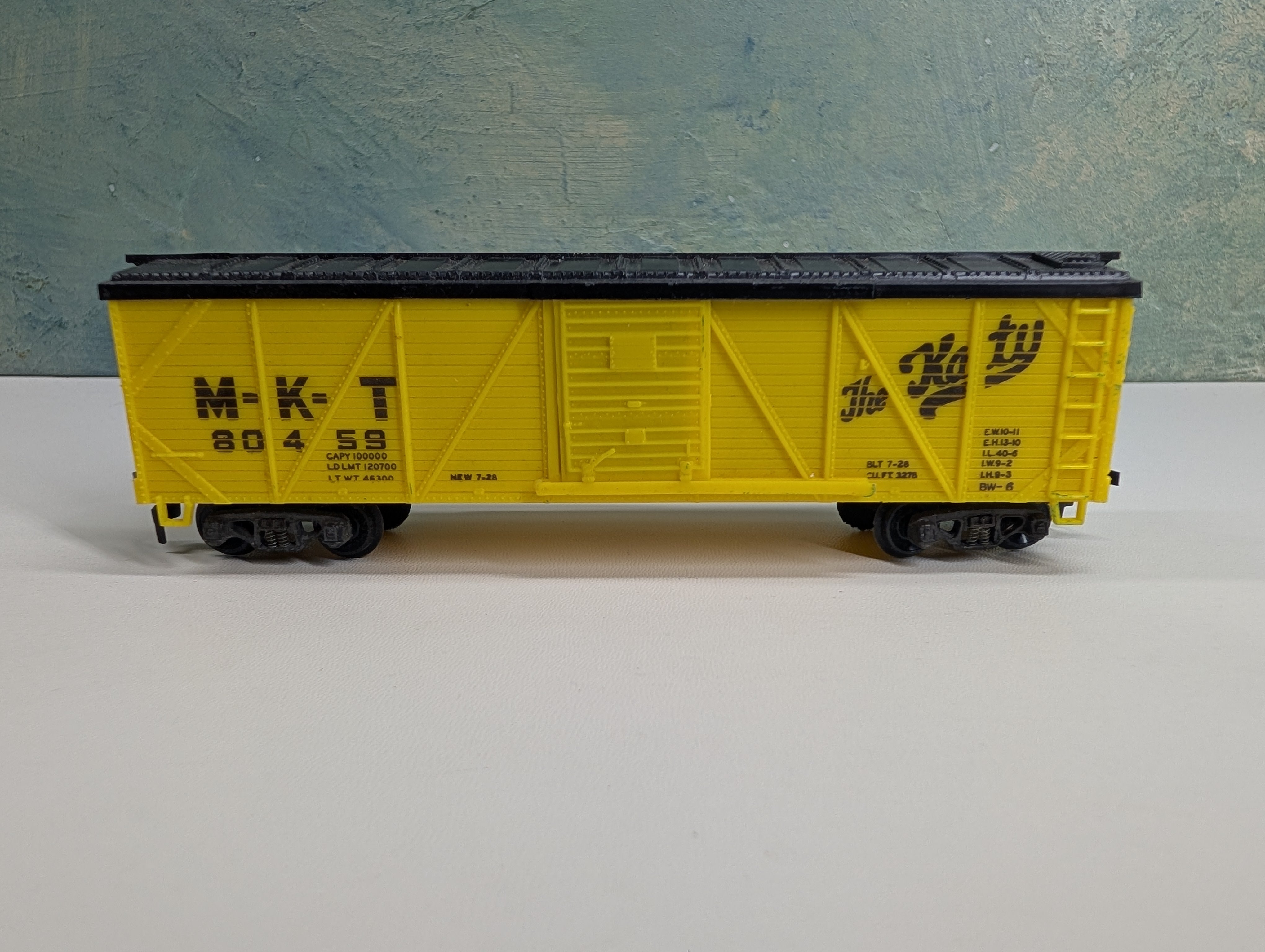 USED Varney HO Scale 42' Wooden Box Car MKT #80459