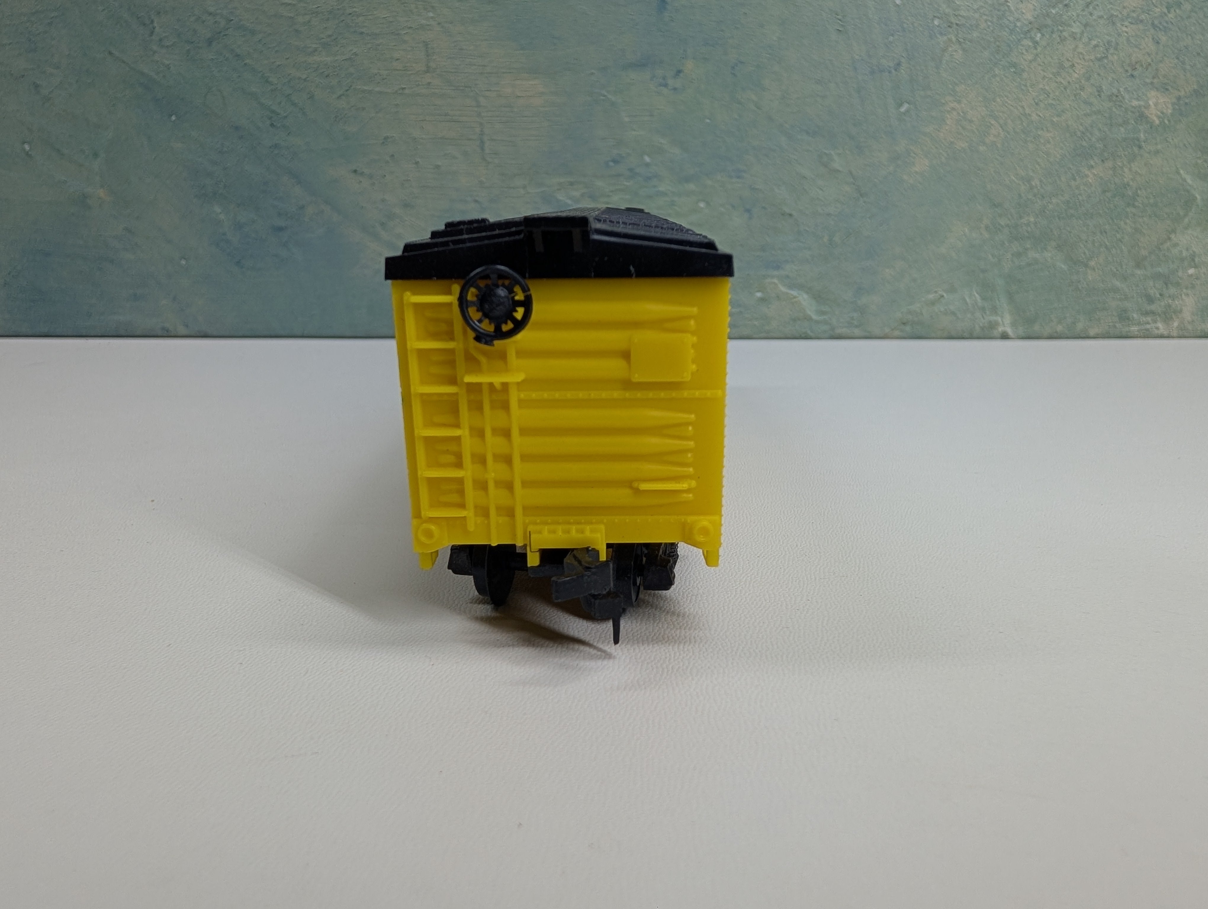 USED Varney HO Scale 42' Wooden Box Car MKT #80459