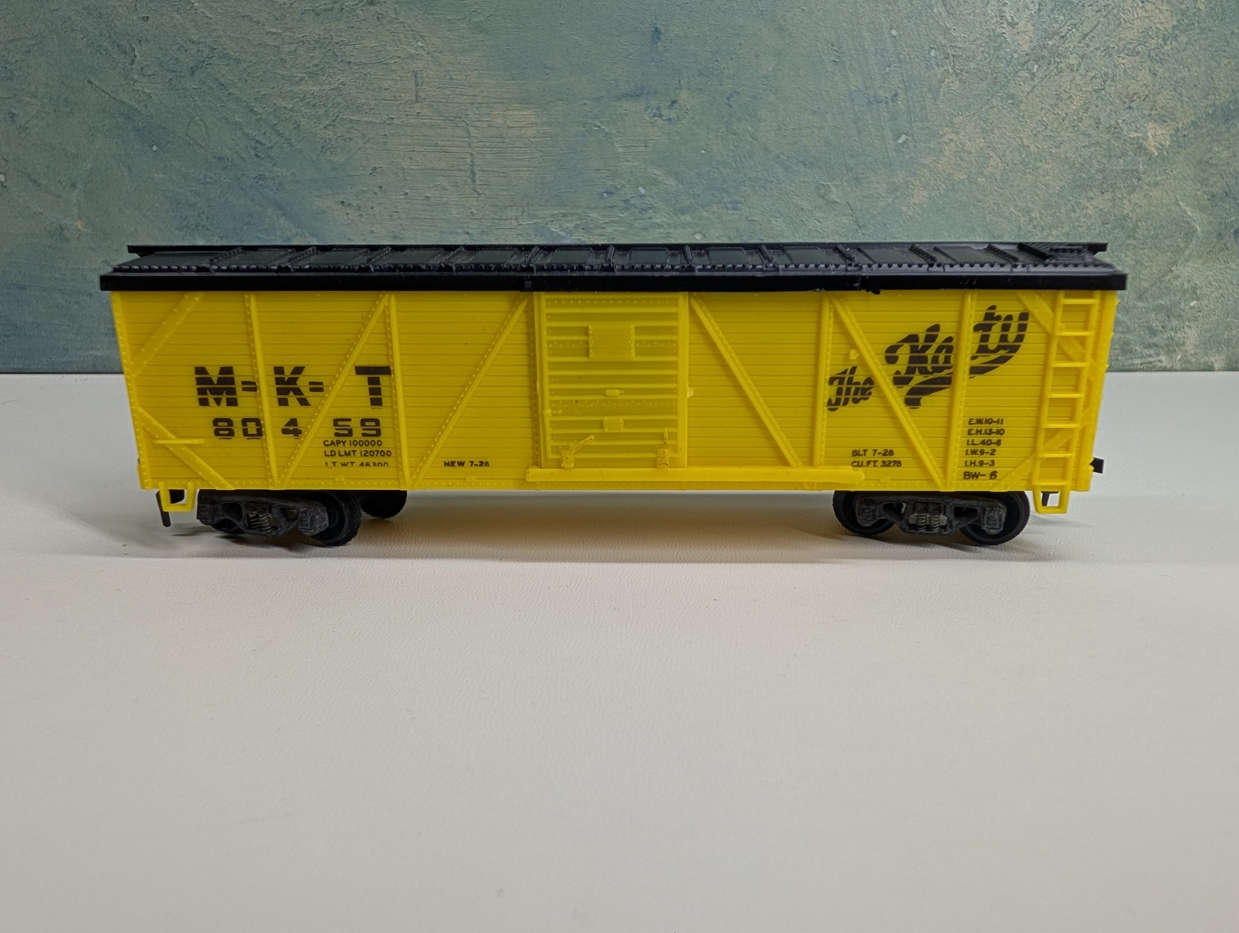USED Varney HO Scale 42' Wooden Box Car MKT #80459